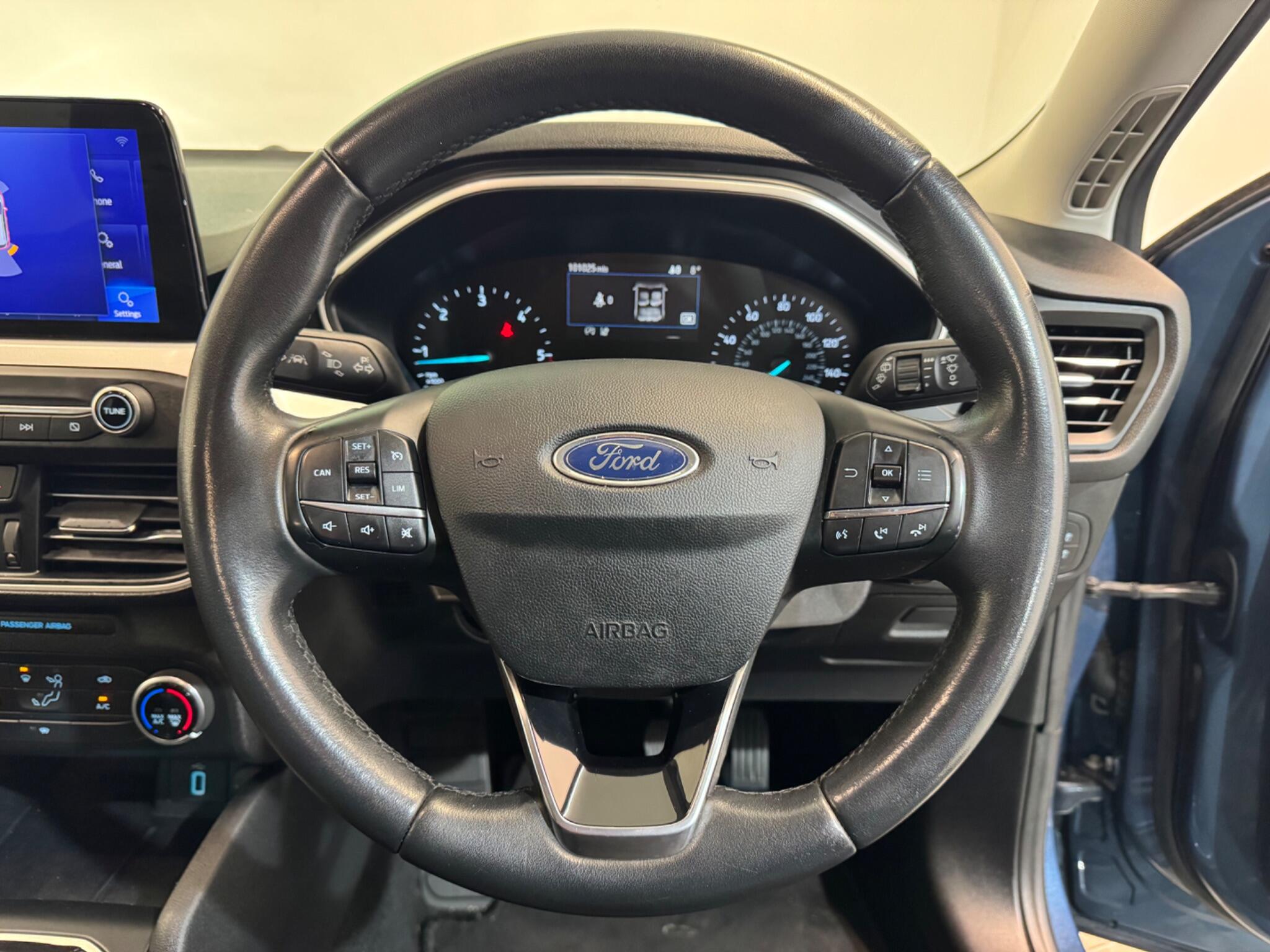 Ford Focus view 15