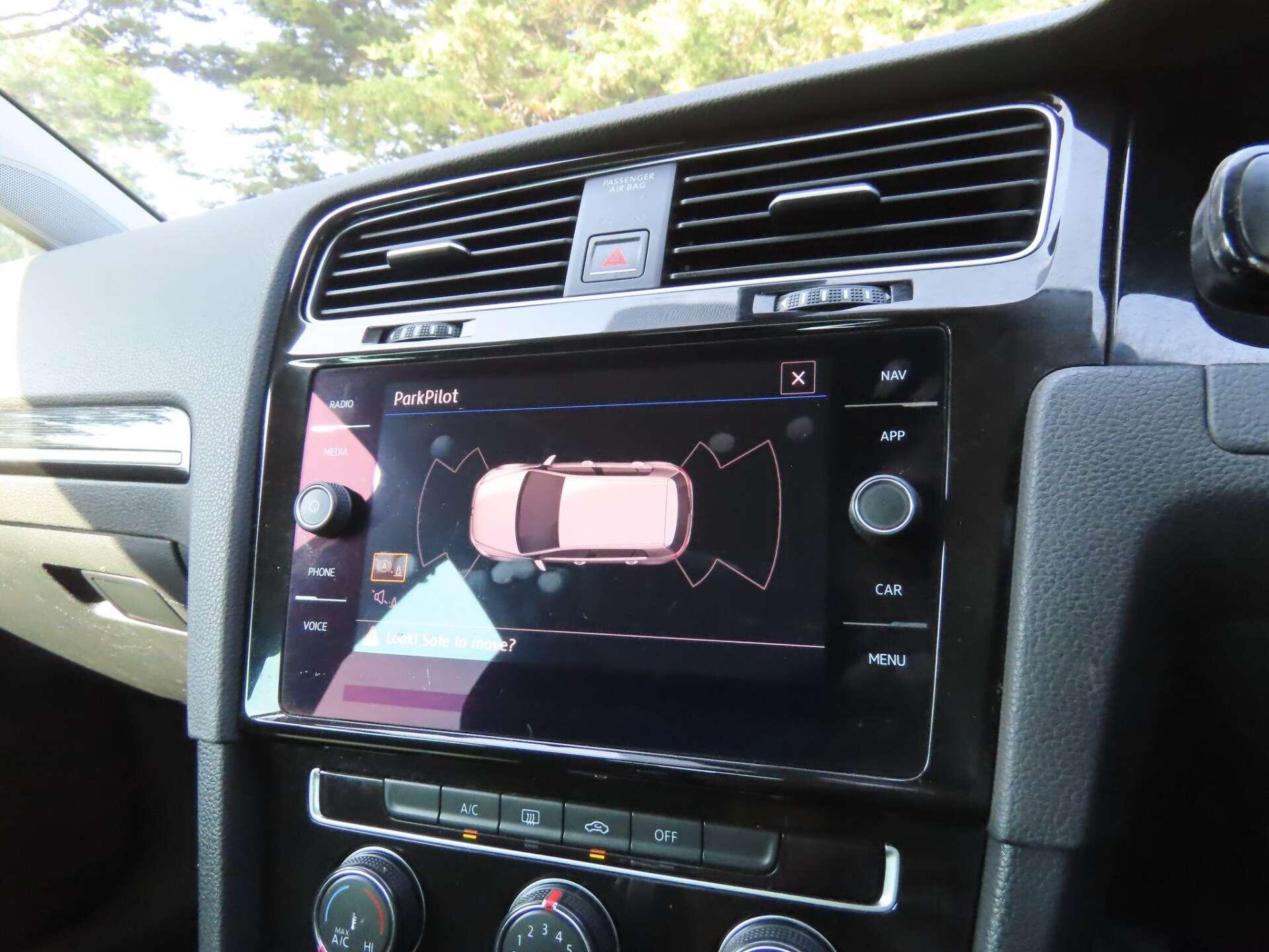 Volkswagen Golf view 11