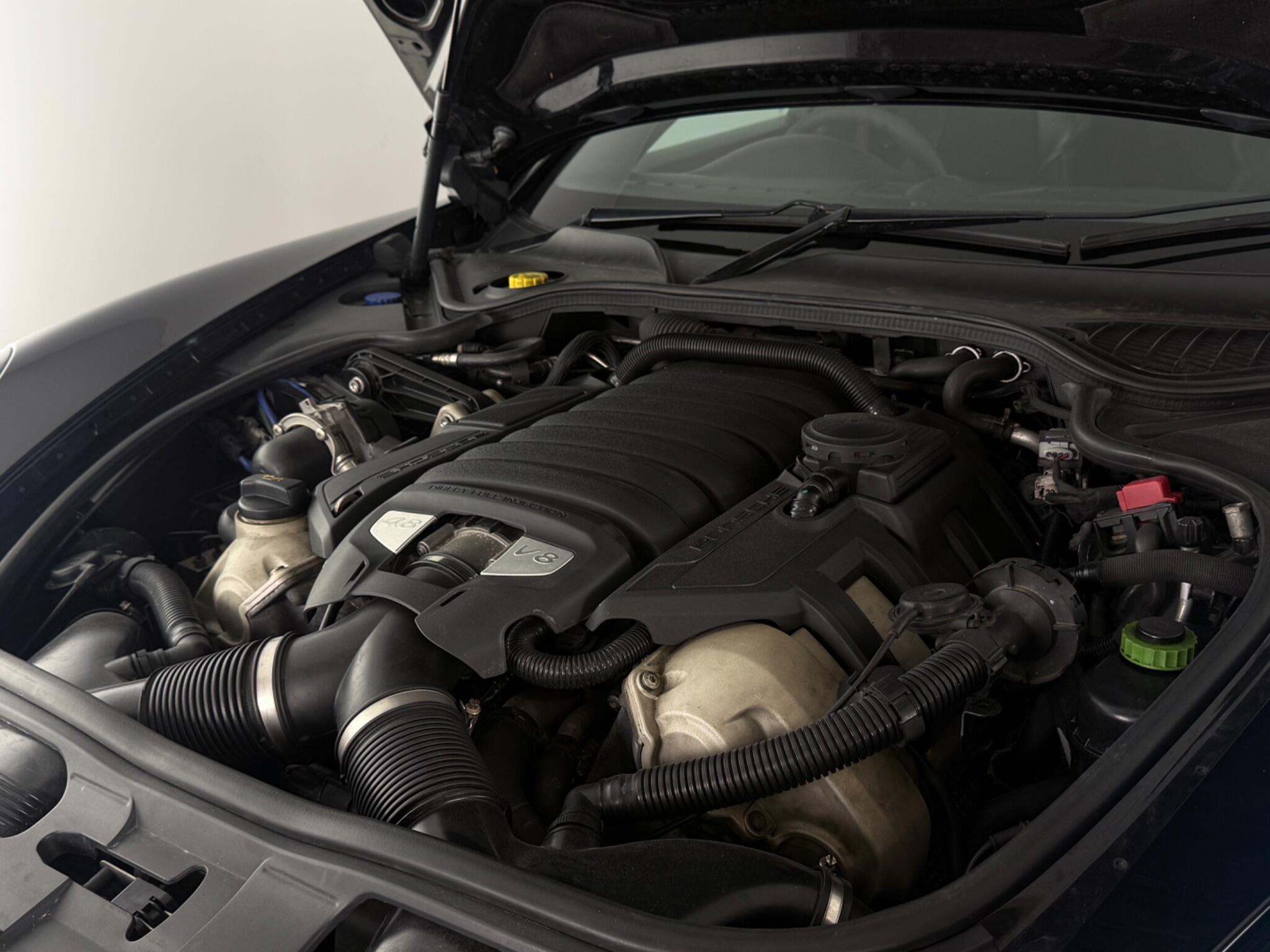 Porsche Panamera view 22