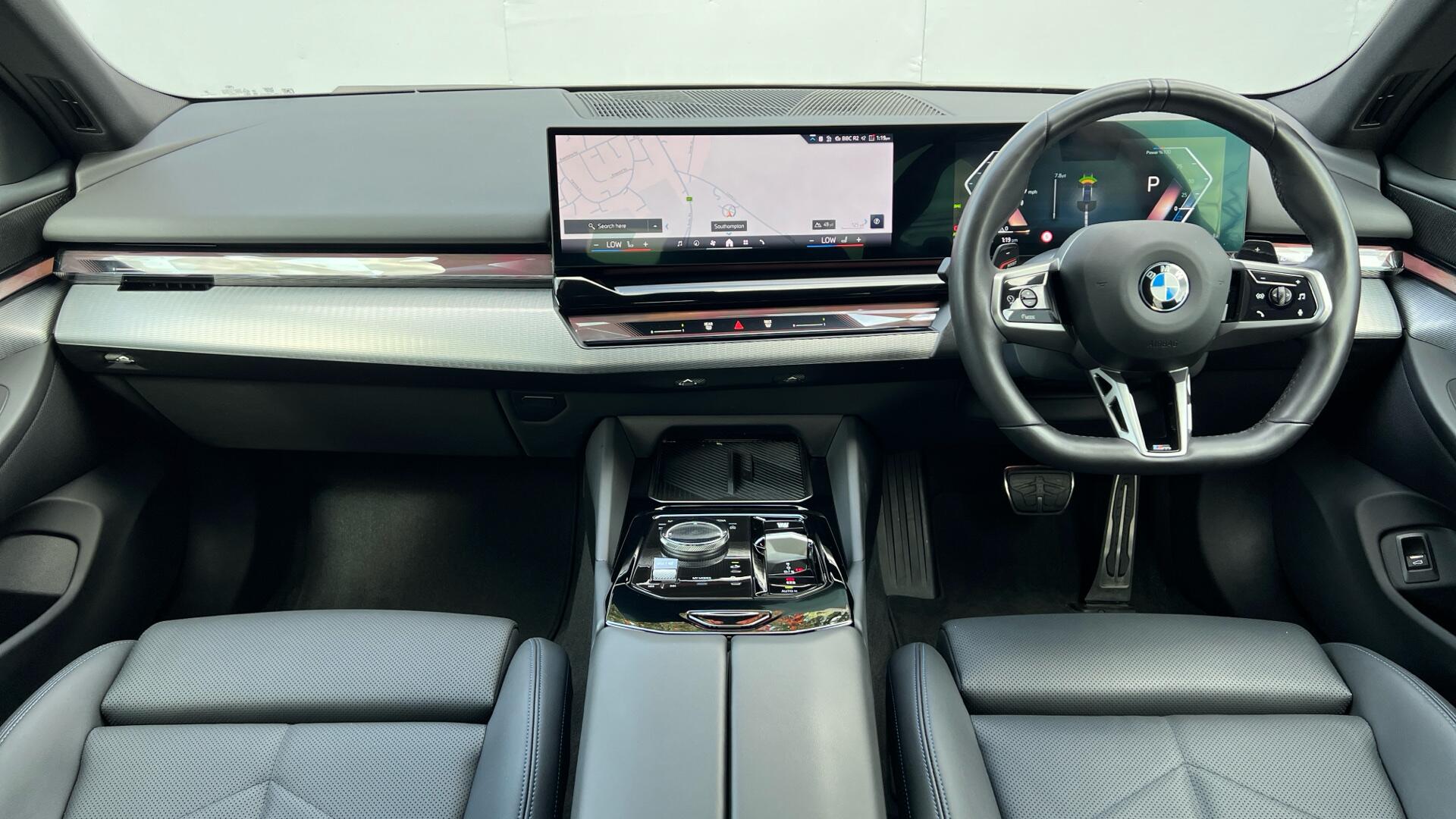 BMW 5 Series view 4