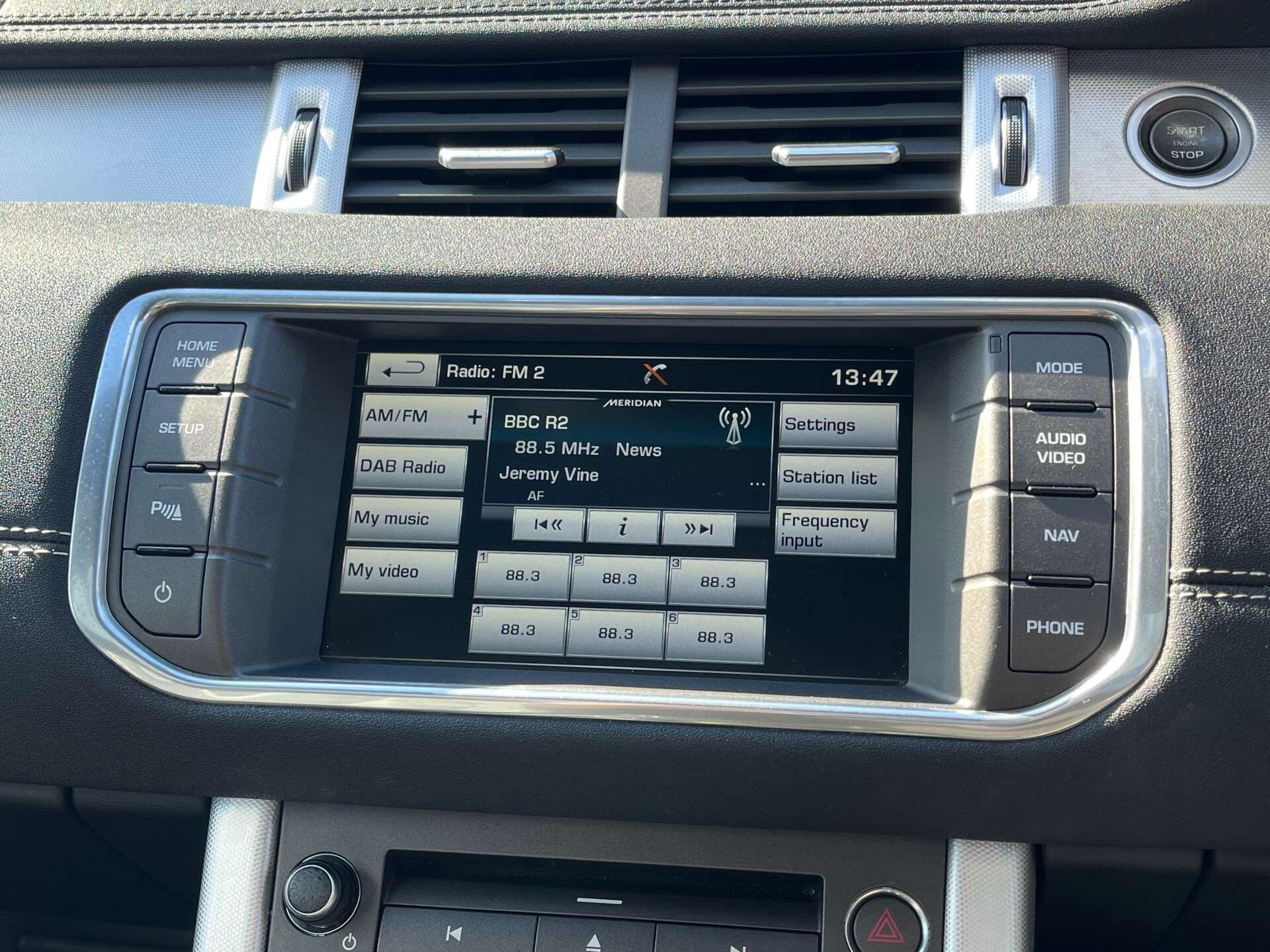 Land Rover Range Rover Evoque view 28