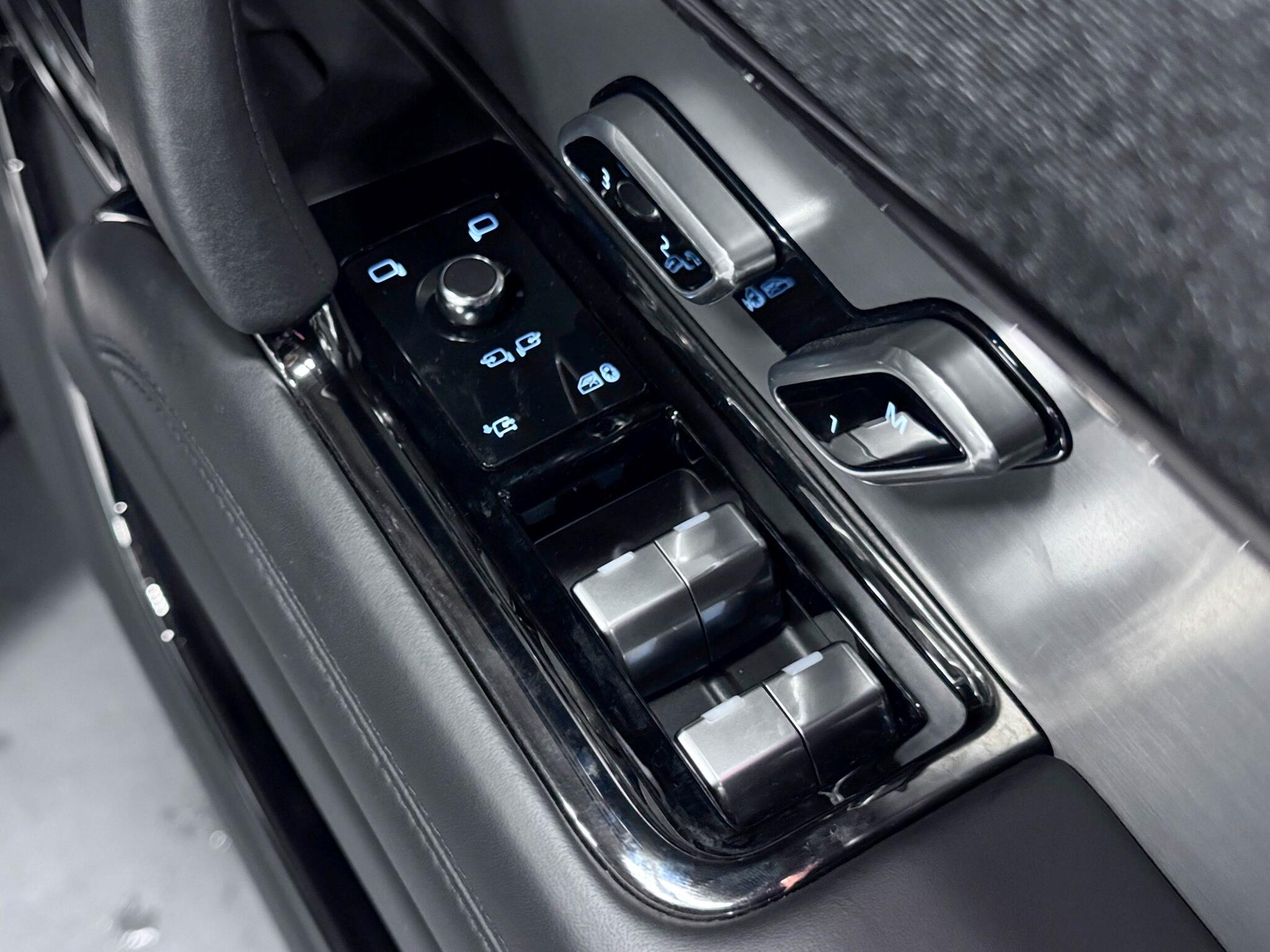 Land Rover Range Rover Sport view 19