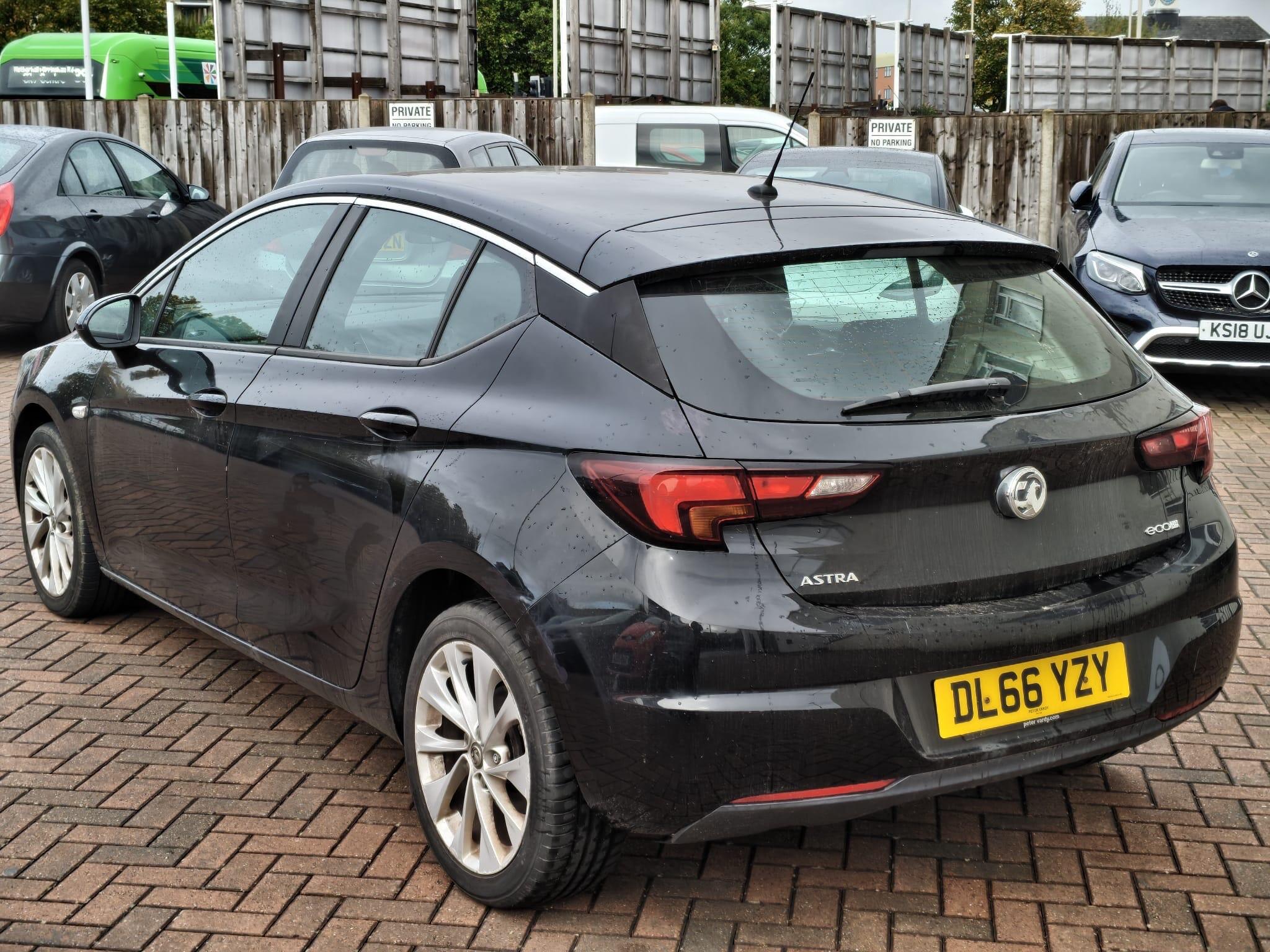 Vauxhall Astra view 7