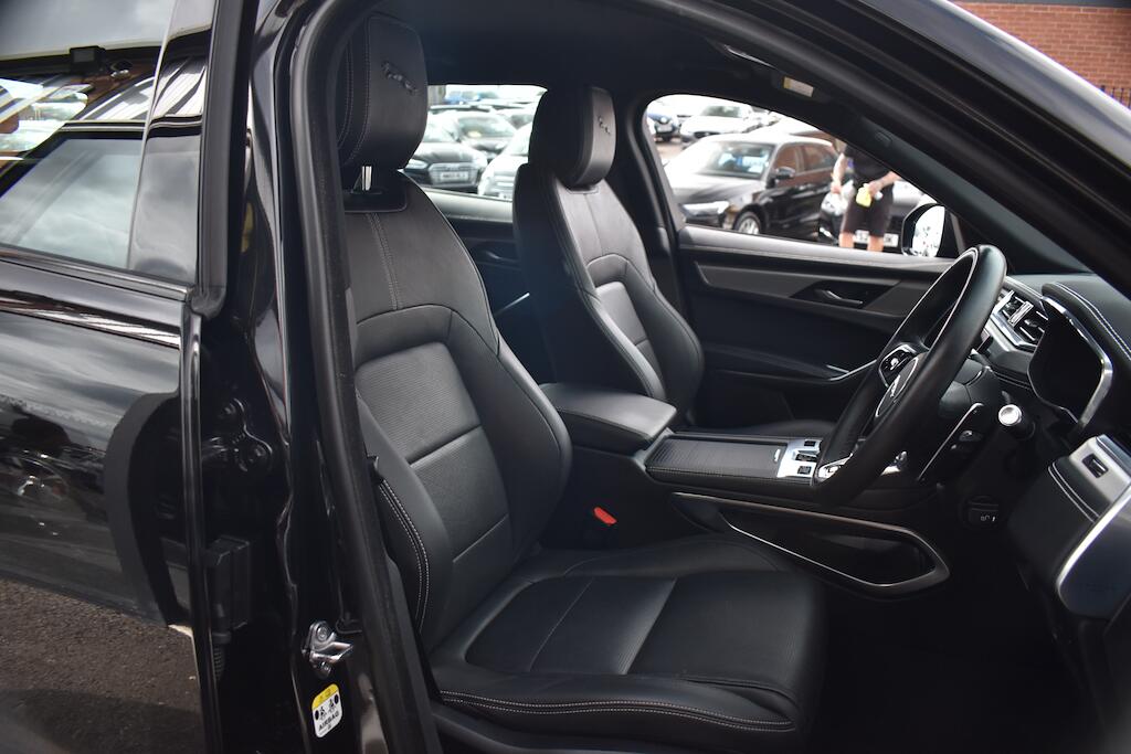 Jaguar F-Pace view 9