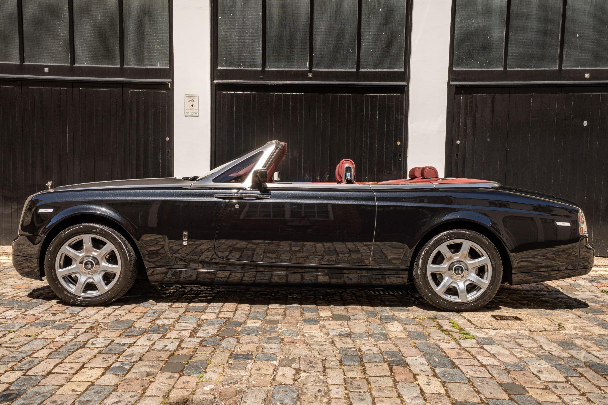 Rolls-Royce Phantom view 15