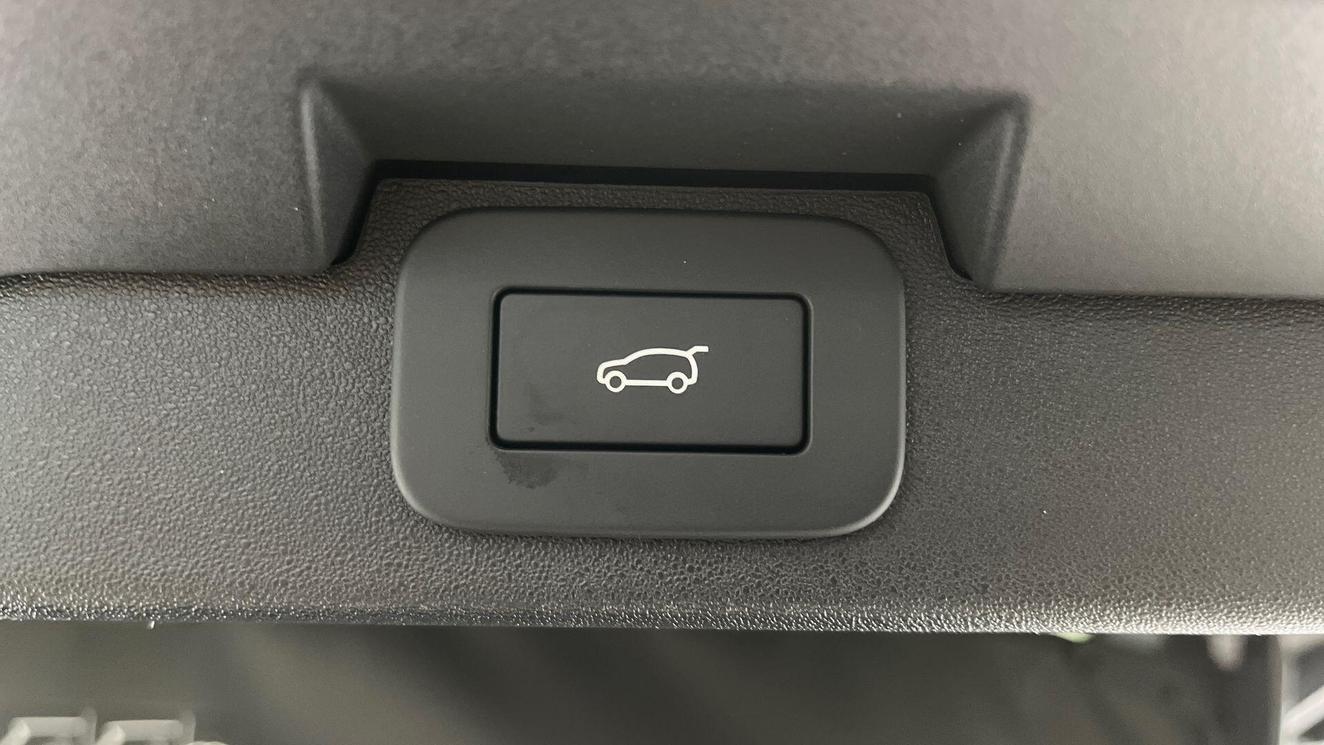 Land Rover Discovery view 27