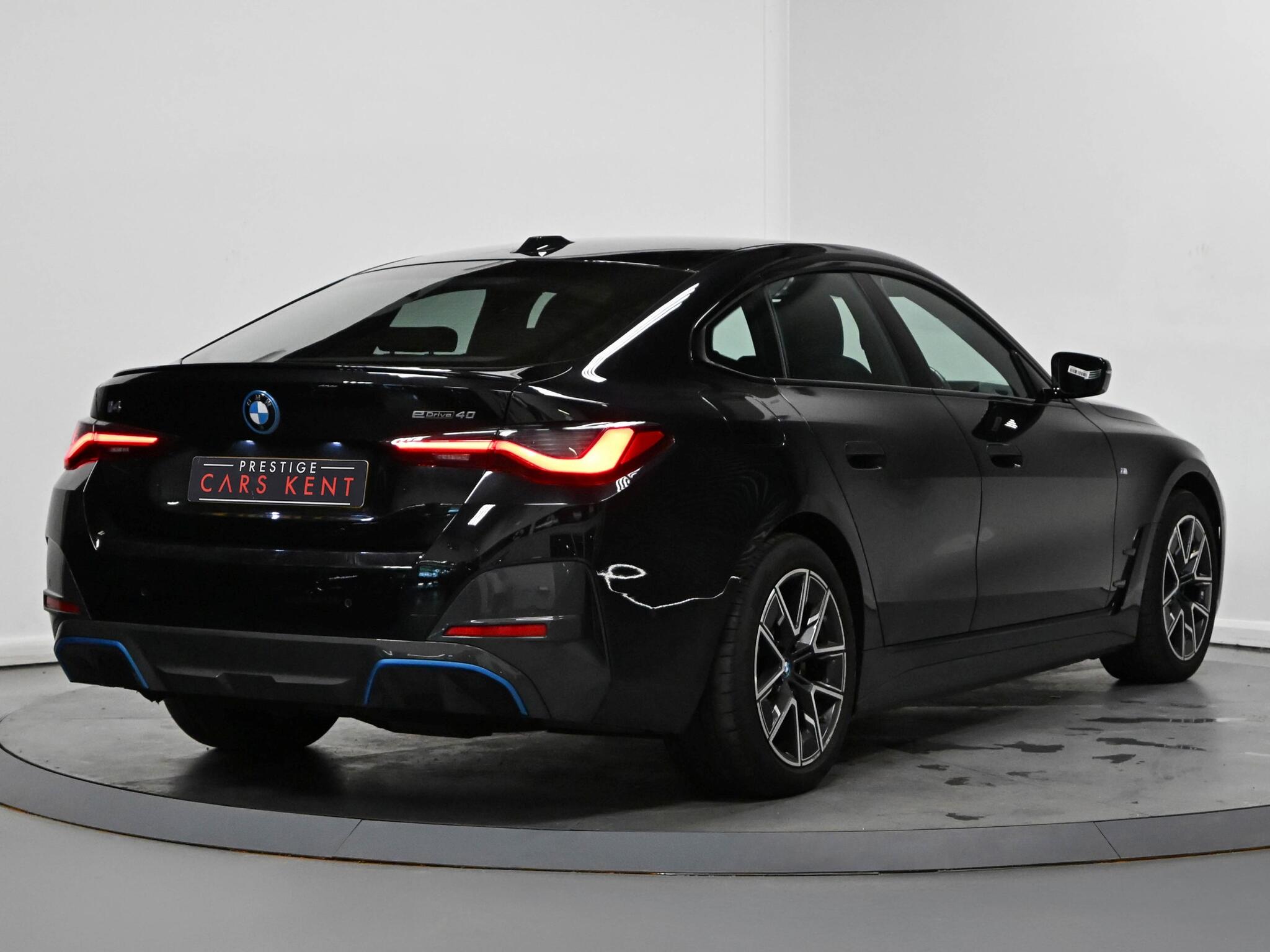 BMW I4 view 22