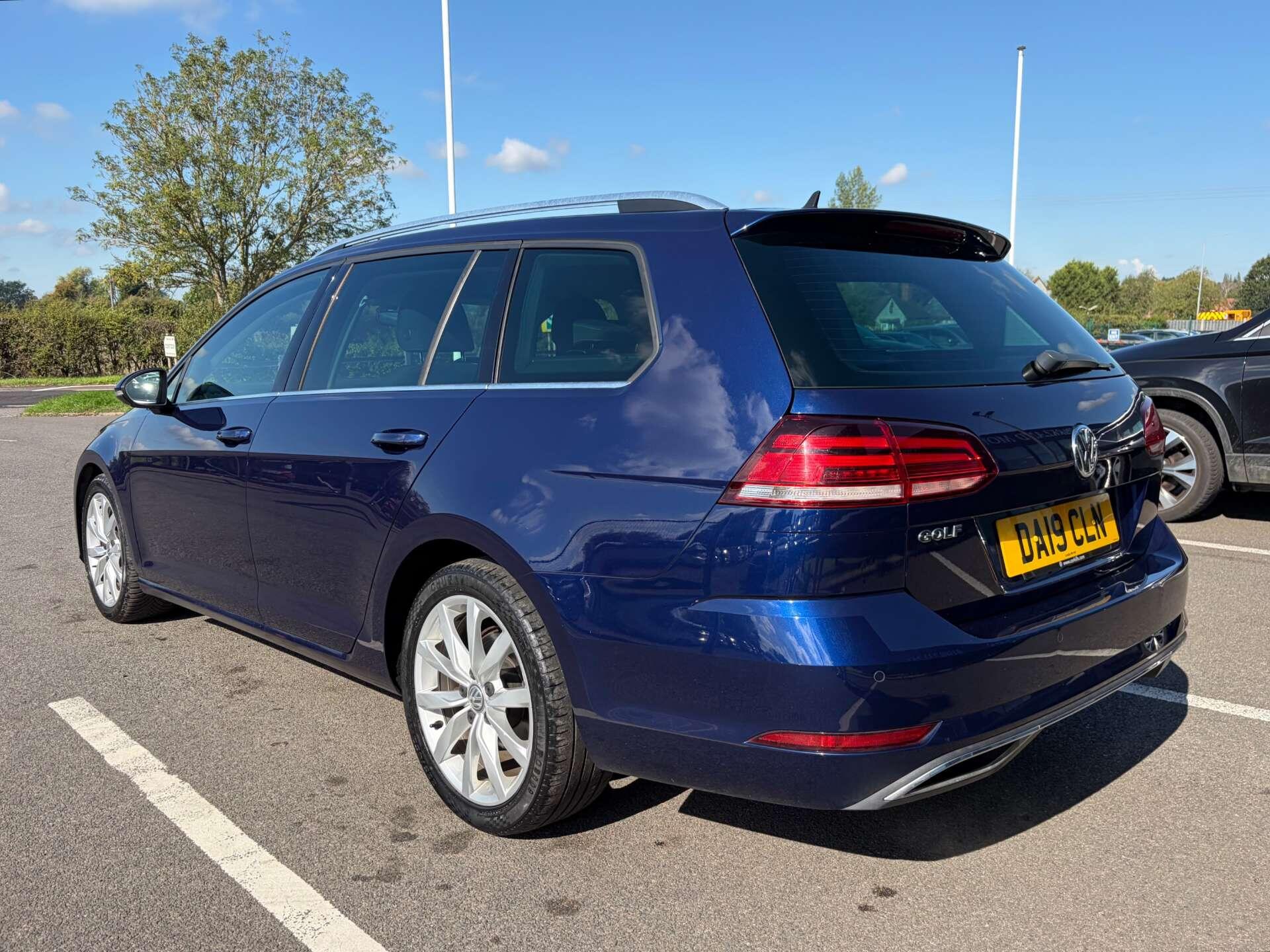 Volkswagen Golf view 6