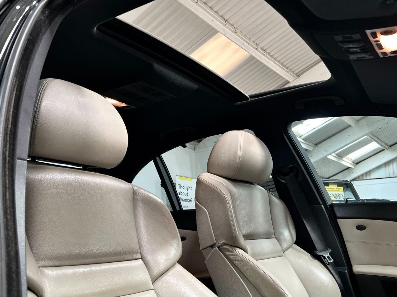 BMW M5 view 4