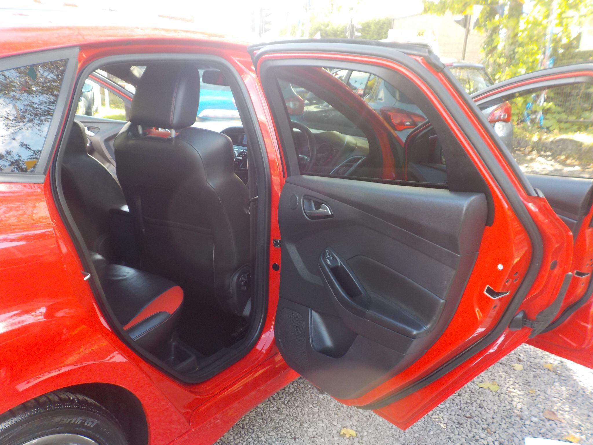 Ford Focus 2.0T EcoBoost ST-2 Euro 5 (s/s) 5dr