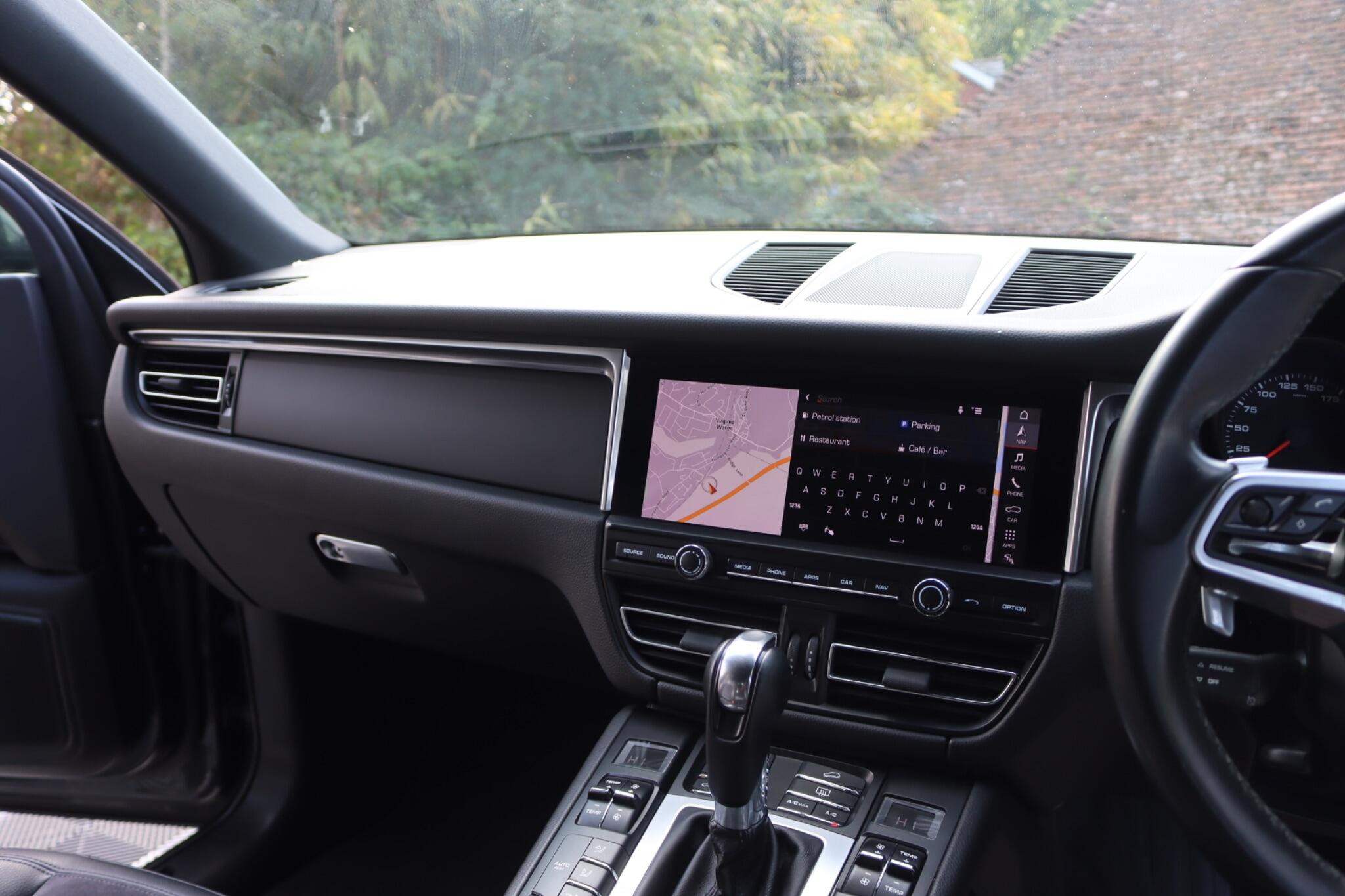 Porsche Macan view 49