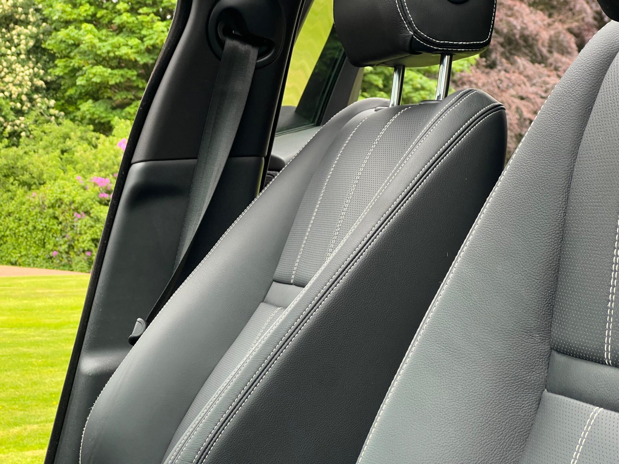 Land Rover Range Rover Velar view 21