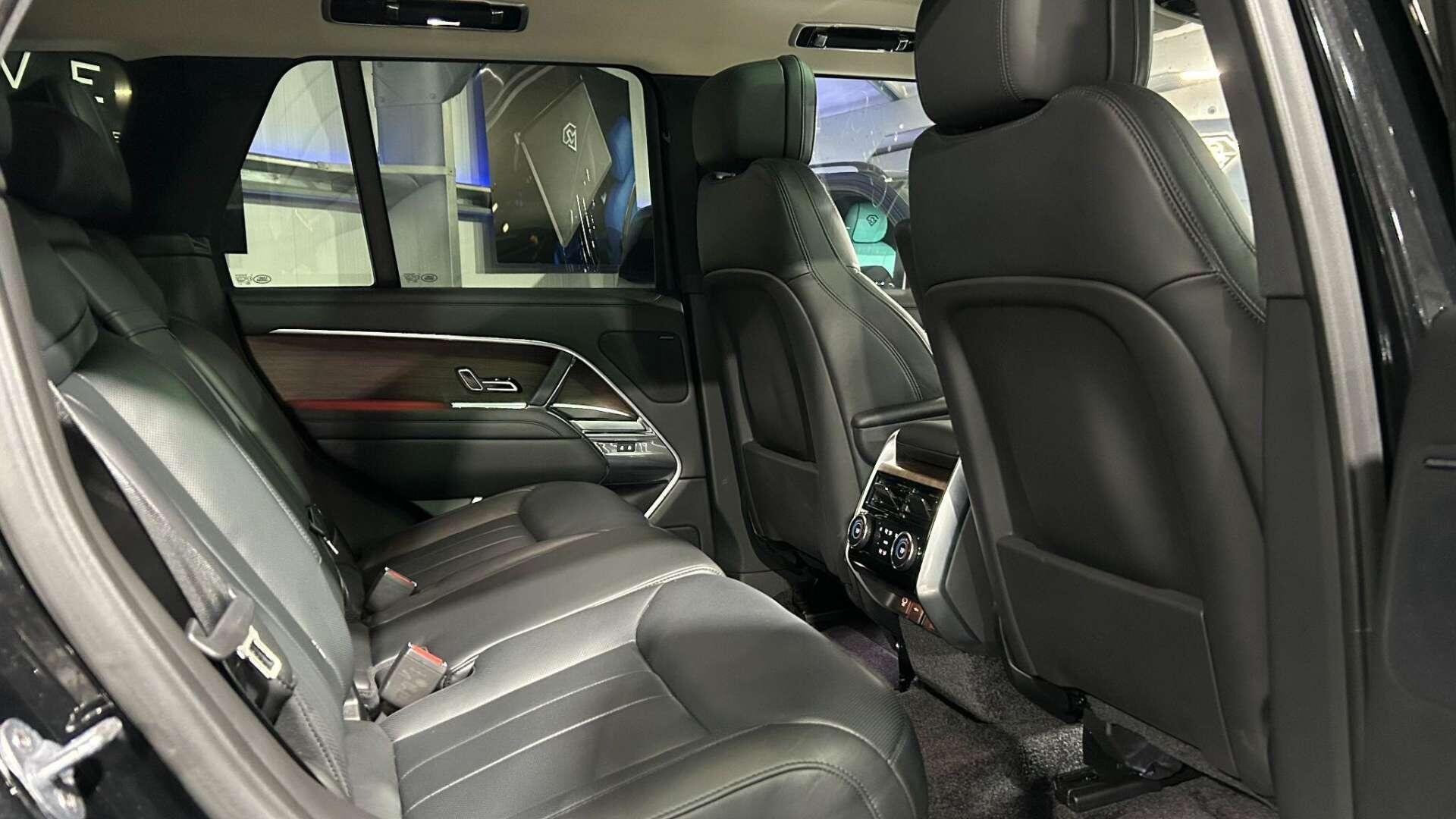 Land Rover Range Rover view 28