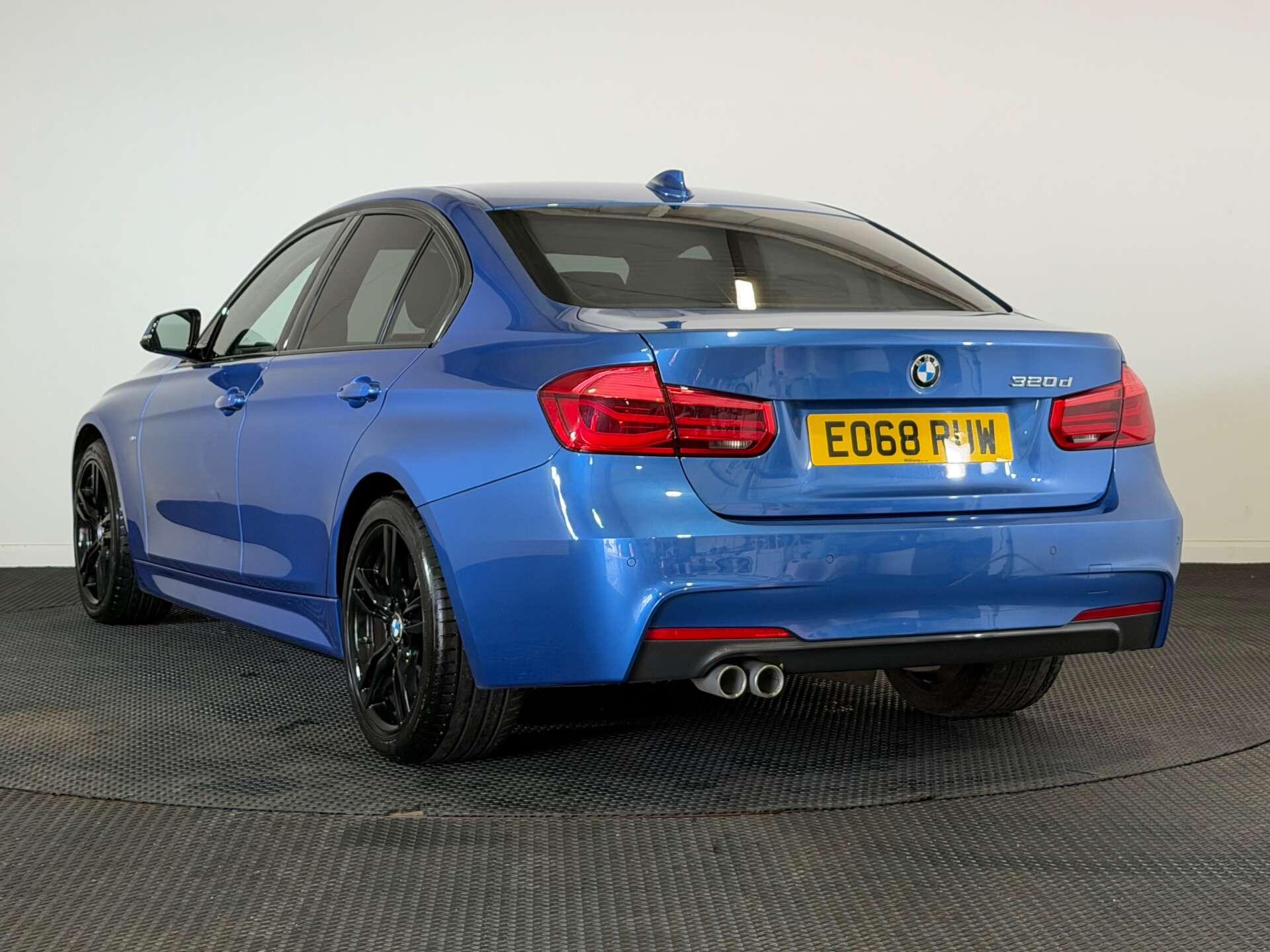 BMW 3 Series view 5