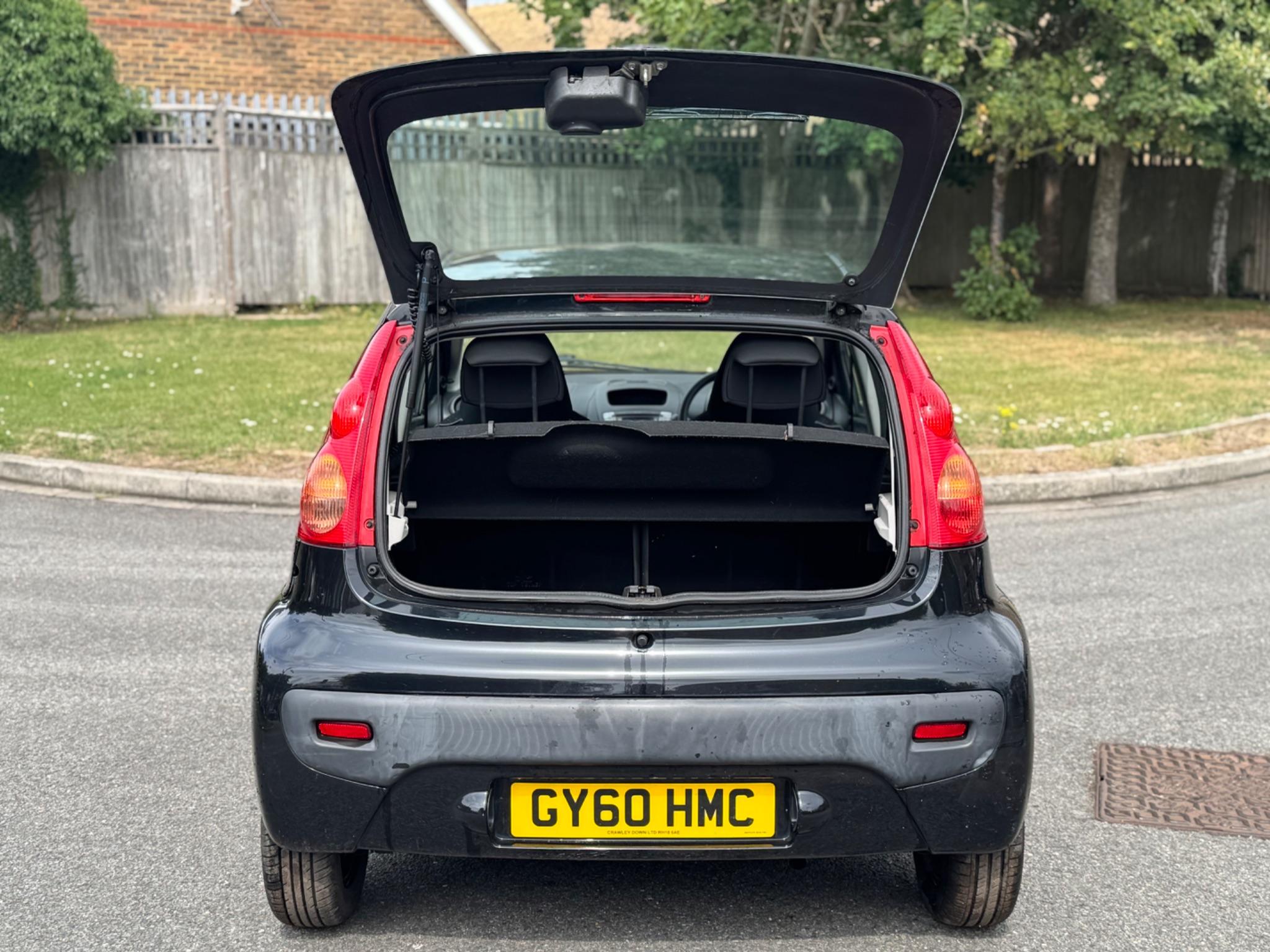 2011 Peugeot 107 image 15