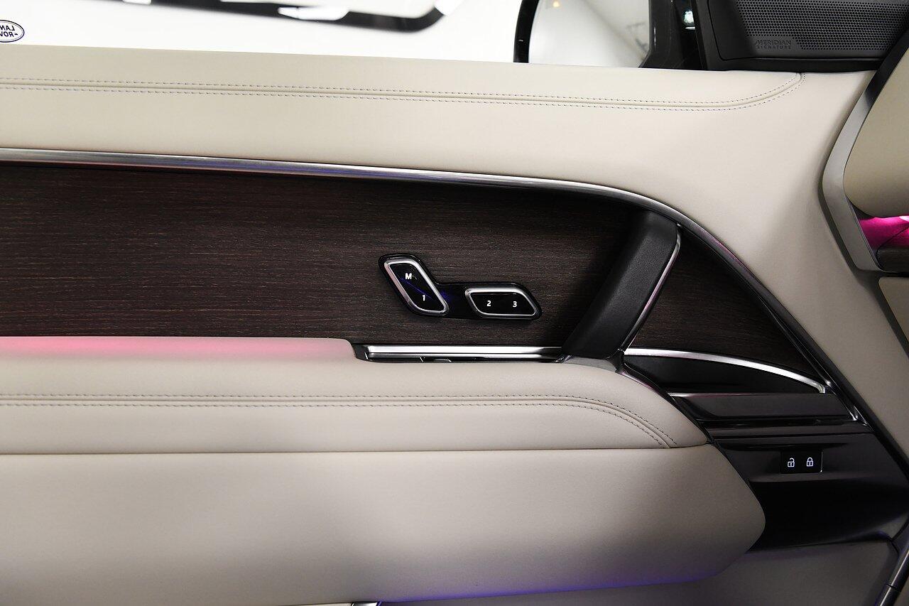Land Rover Range Rover view 12
