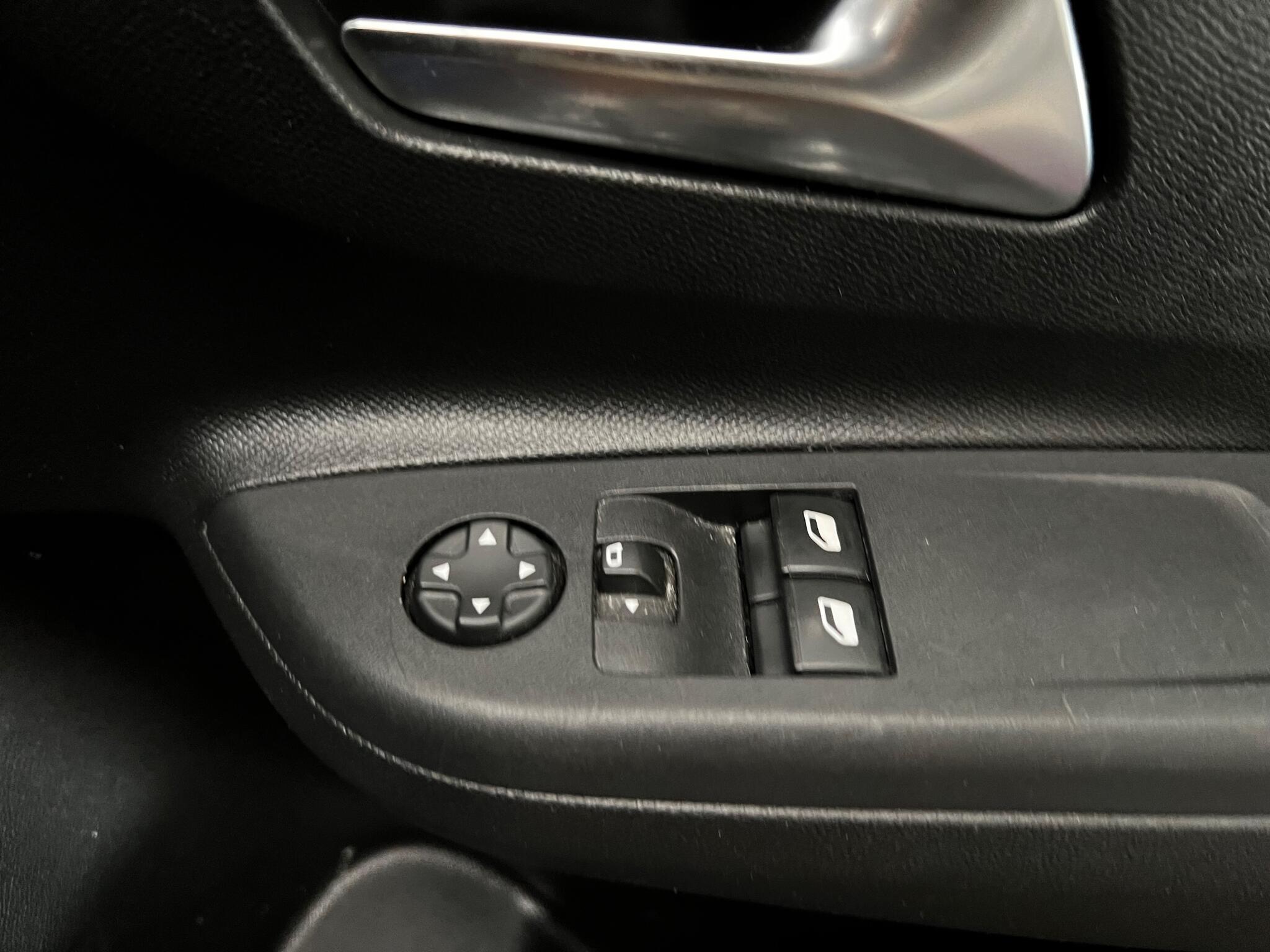 Vauxhall Corsa view 27