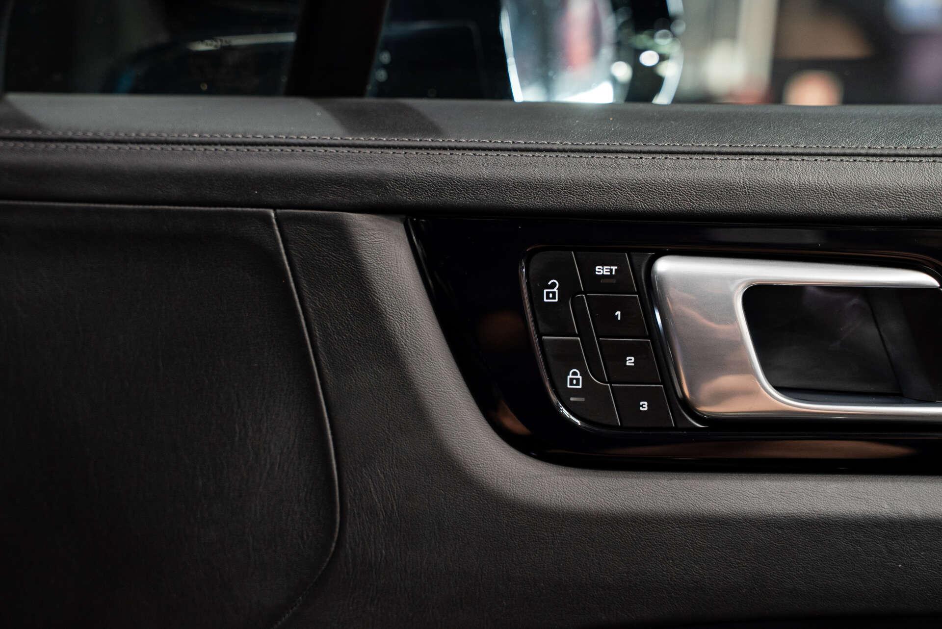 Porsche Cayenne view 34