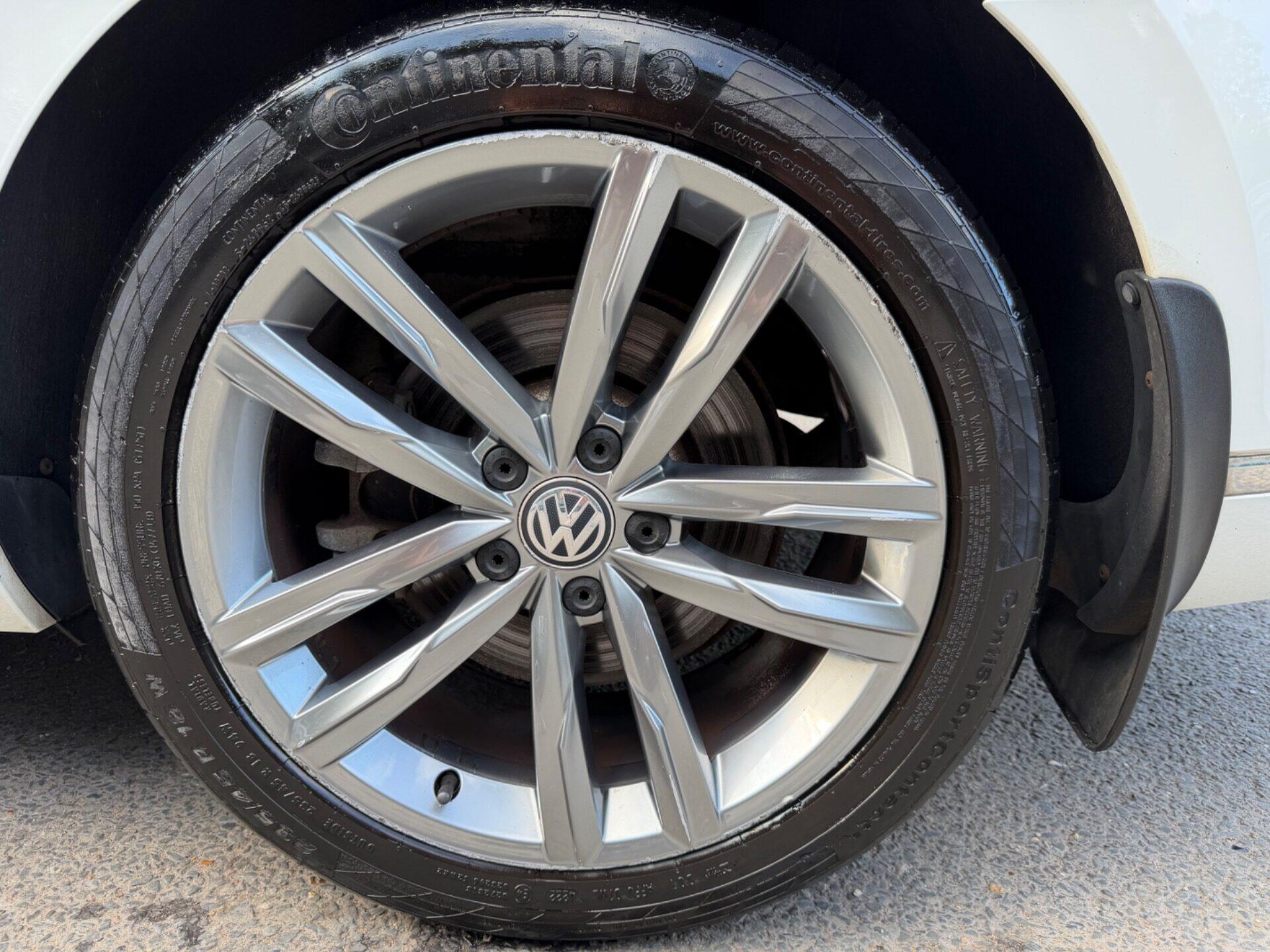 Volkswagen Passat view 56