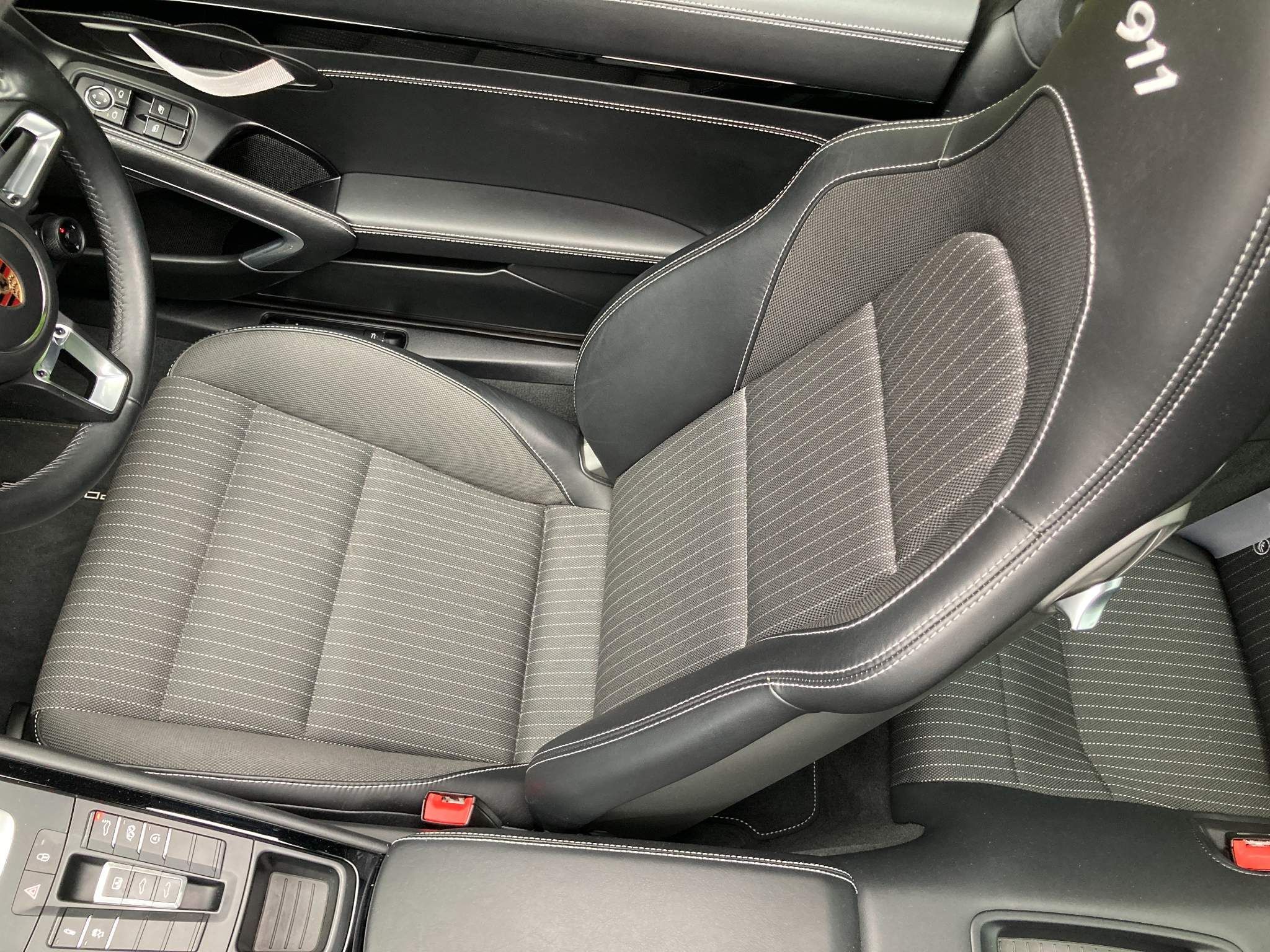 Porsche 911 view 37