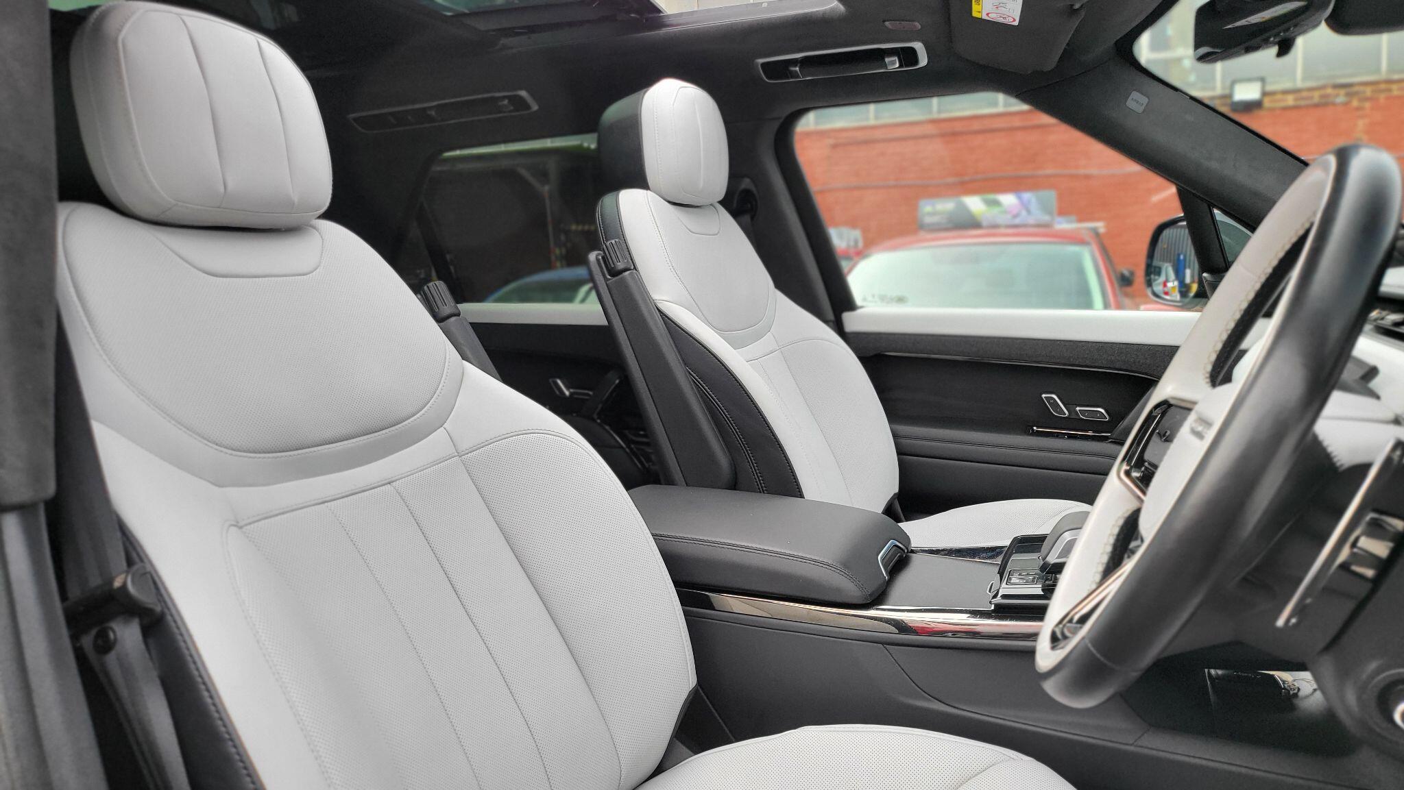 Land Rover Range Rover Sport view 15