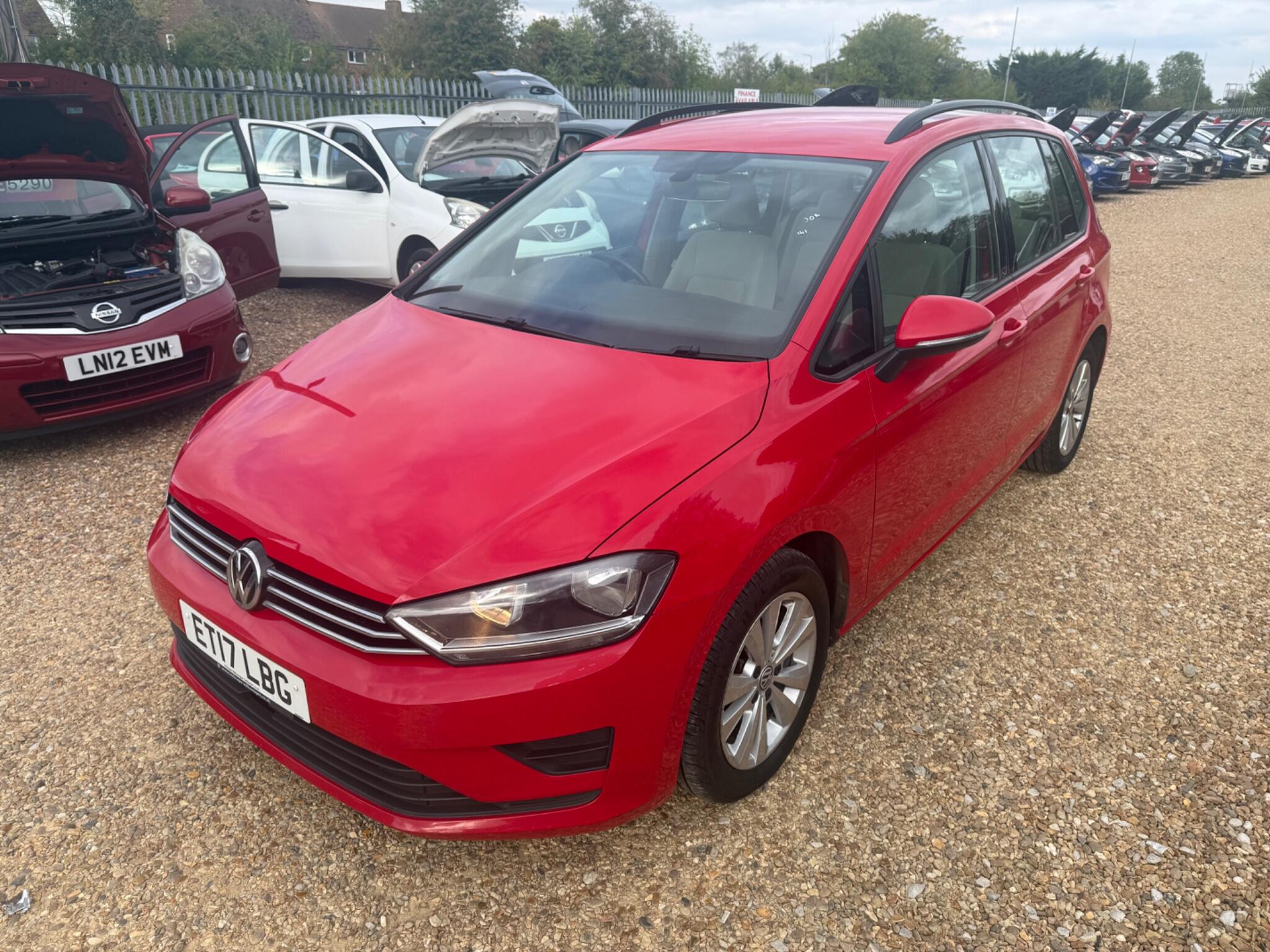 Volkswagen Golf Sportsvan view 3