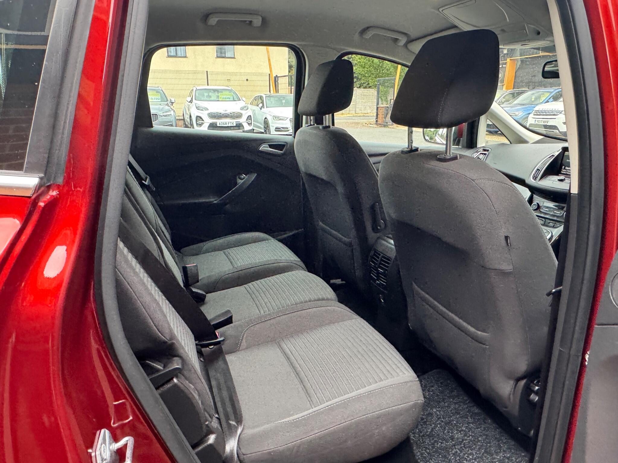 Ford C-Max view 9
