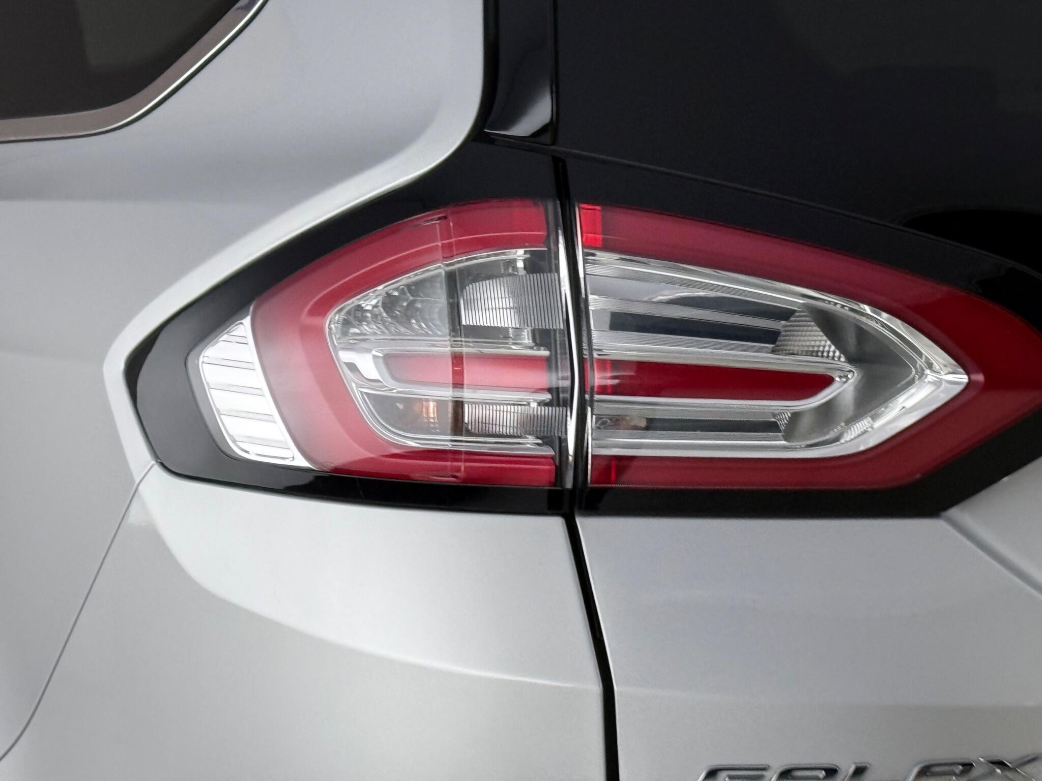 Ford Galaxy view 11