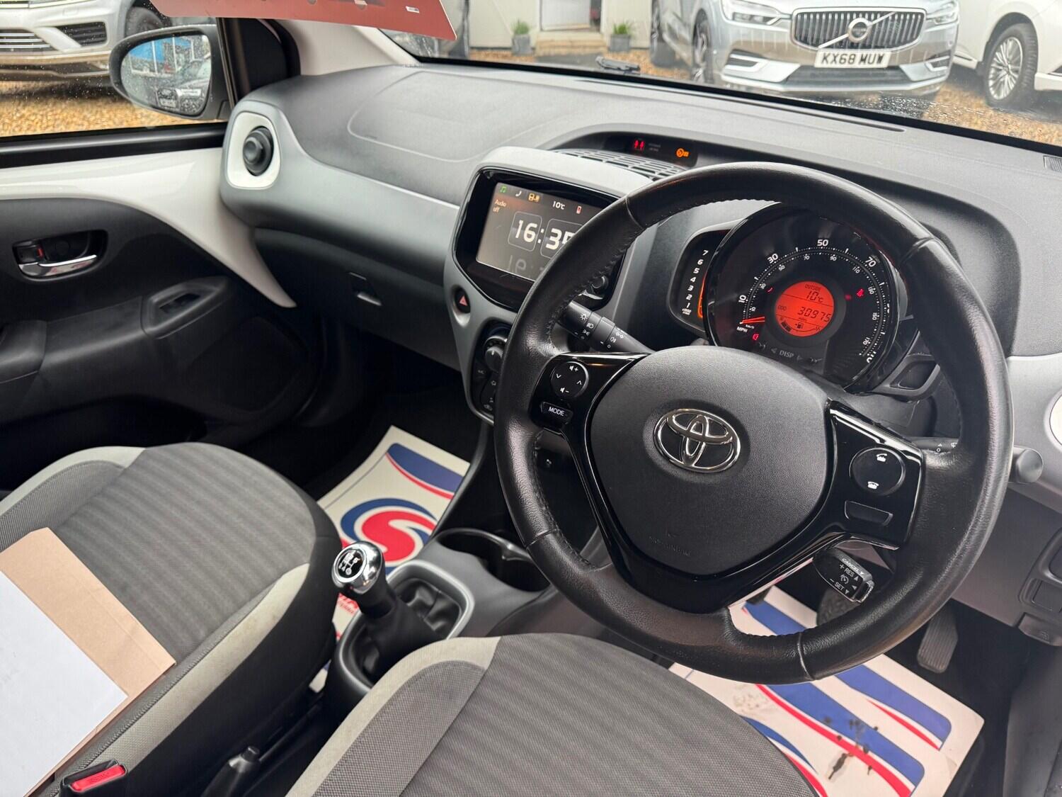 Toyota Aygo view 11