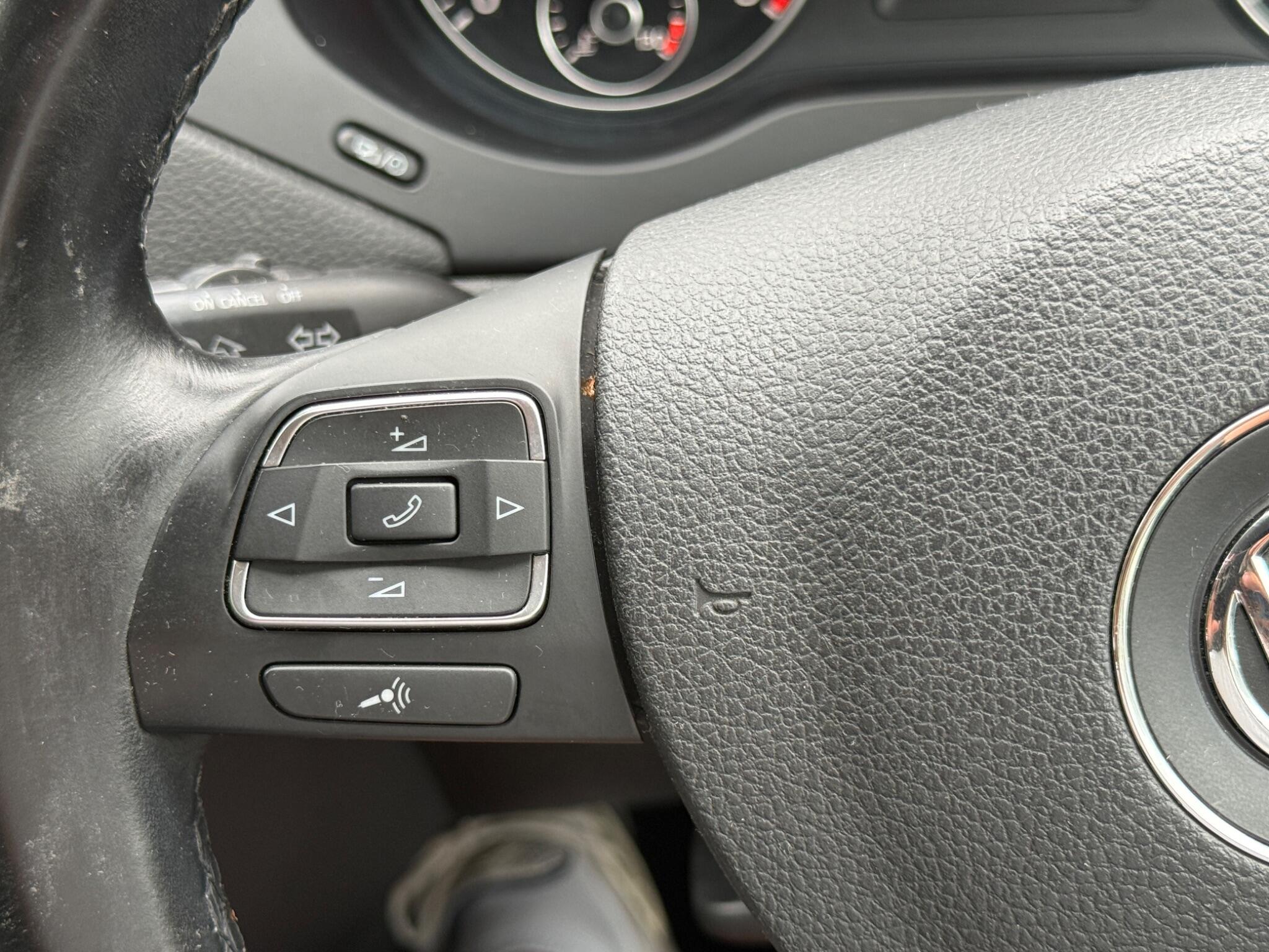 Volkswagen Jetta - Image 65