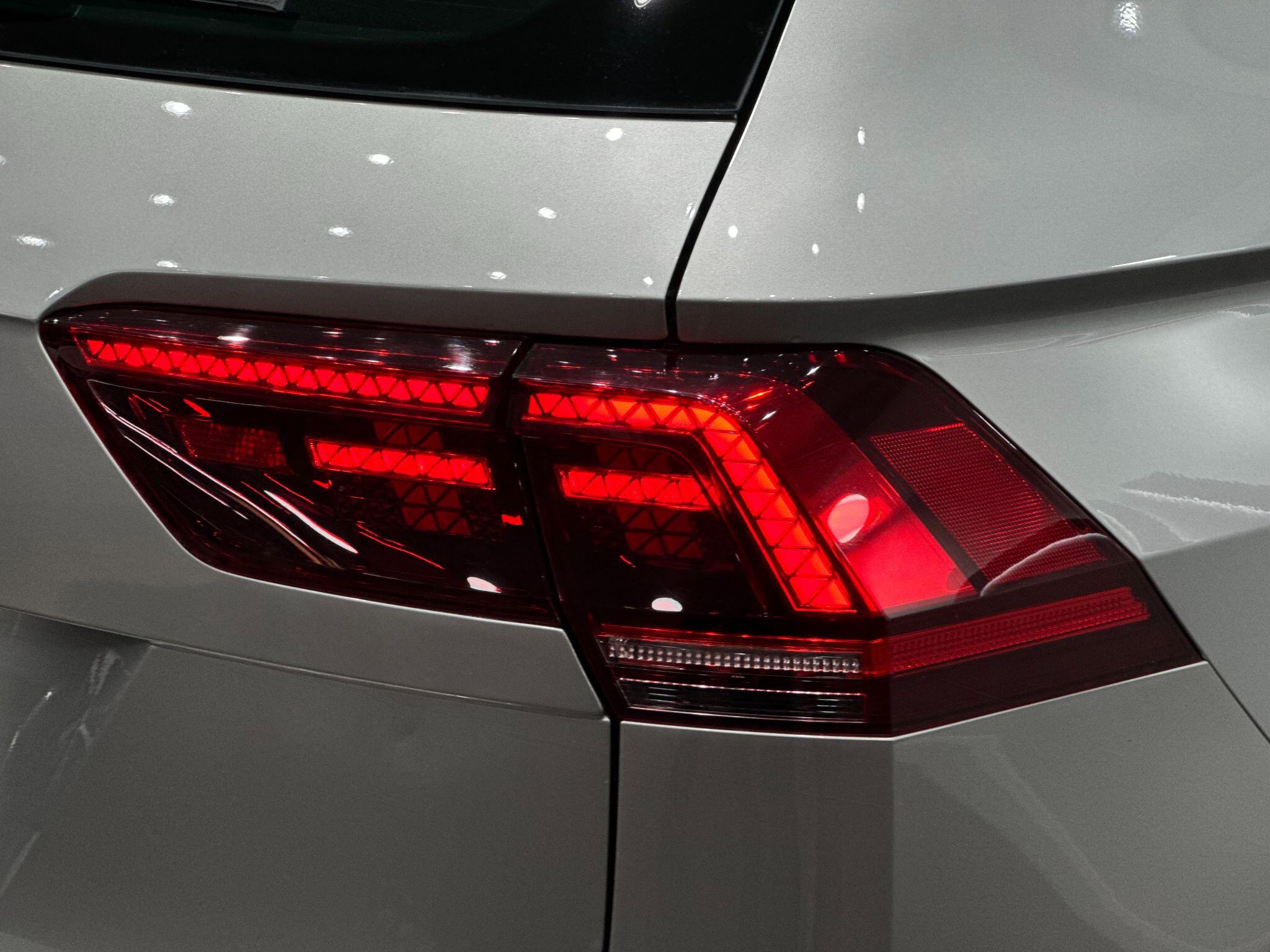 Volkswagen Tiguan view 22