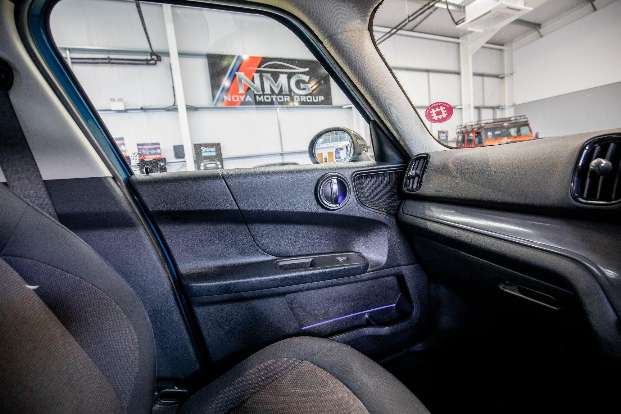 Mini Countryman view 34