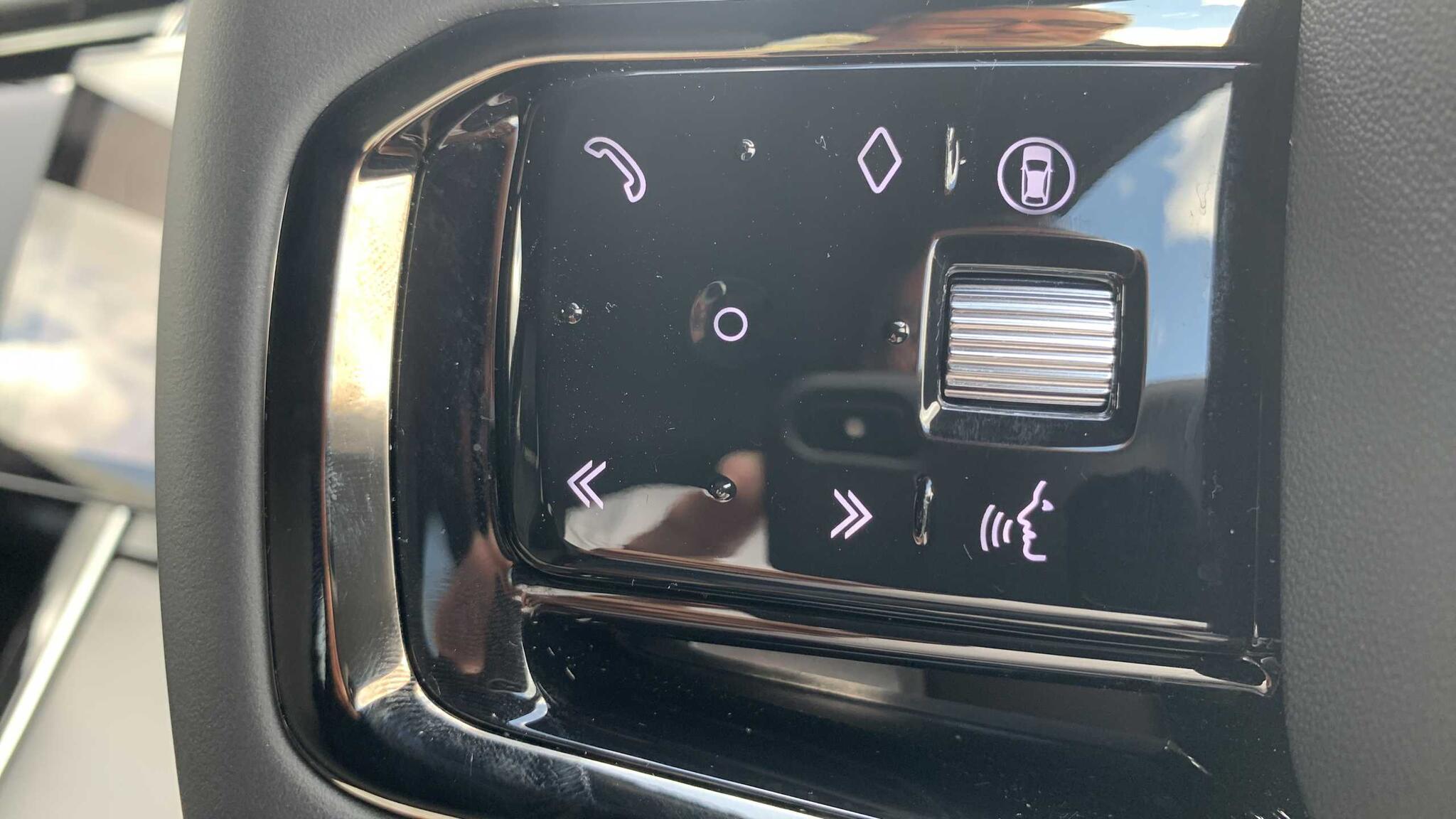 Land Rover Range Rover Velar view 16