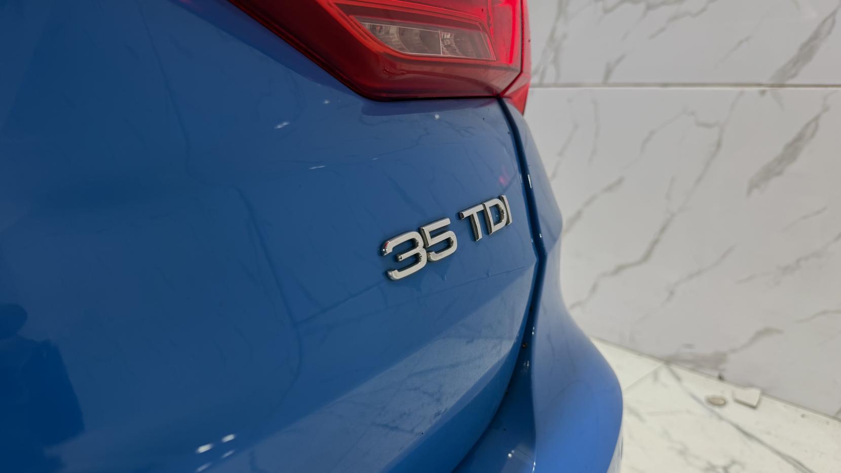 Audi Q3 view 46