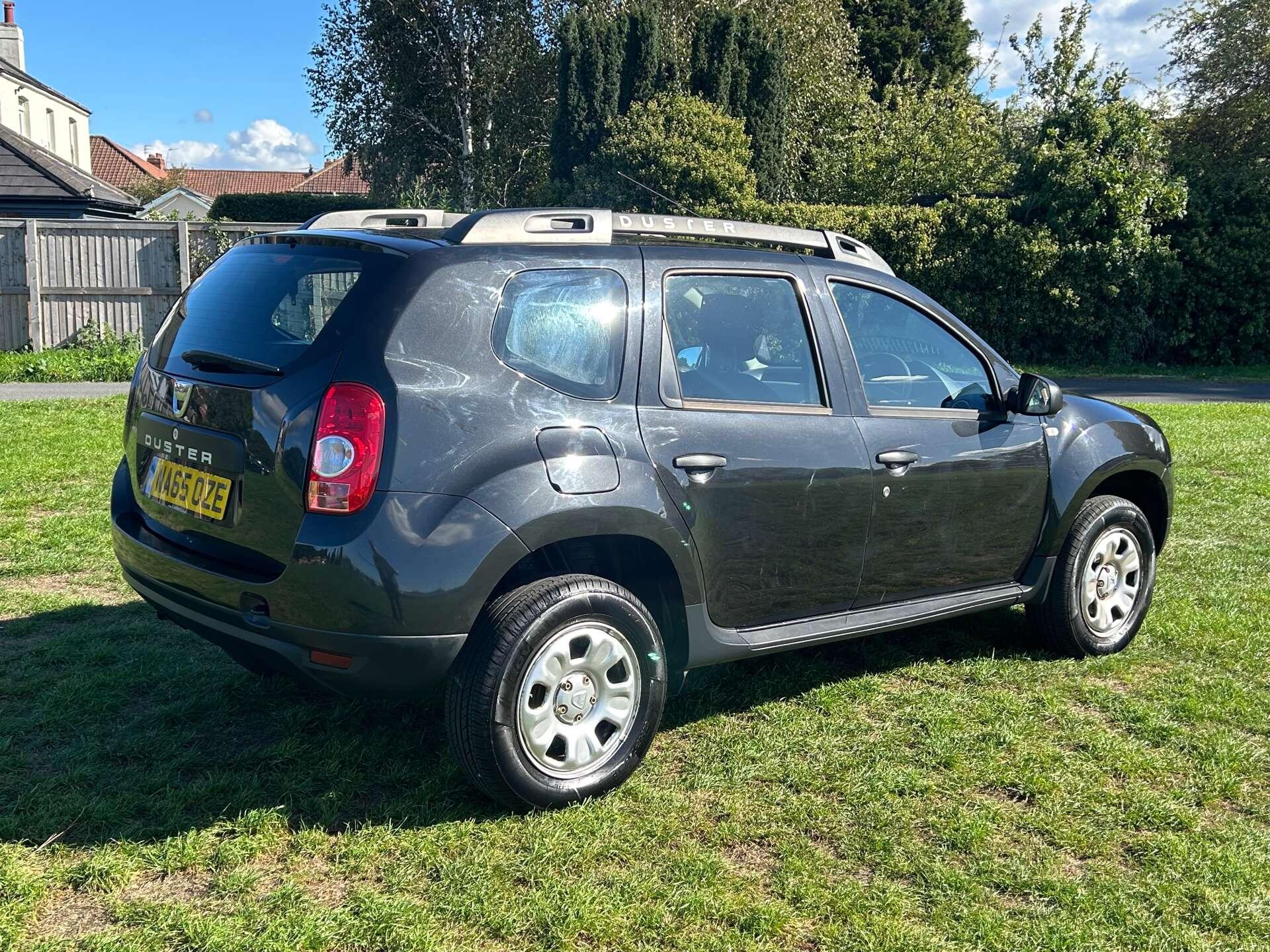 Dacia Duster view 5