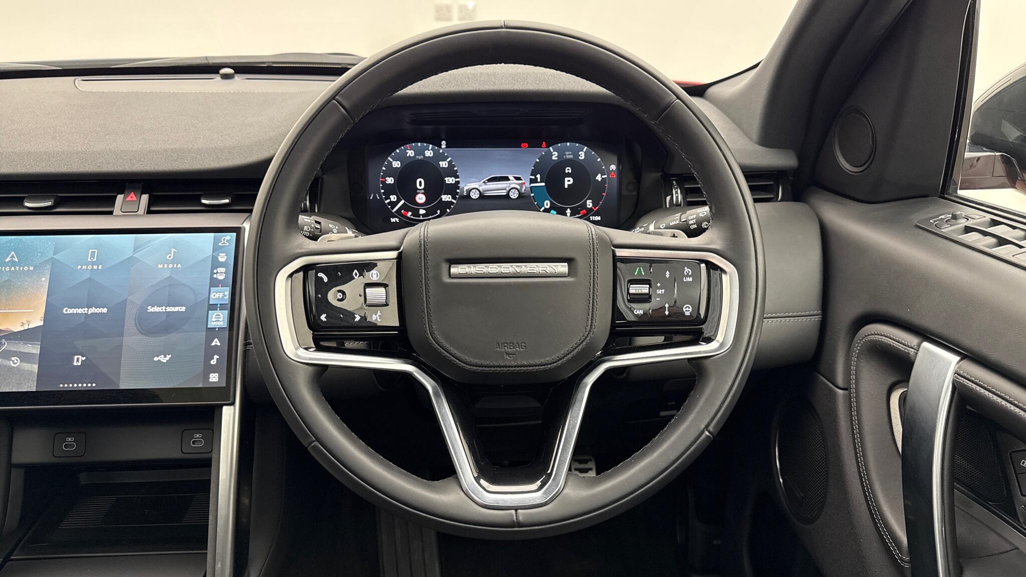 Land Rover Discovery Sport view 15