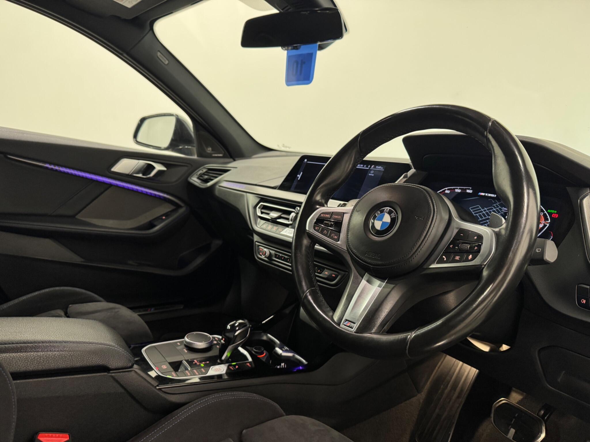 BMW 1 Series view 11