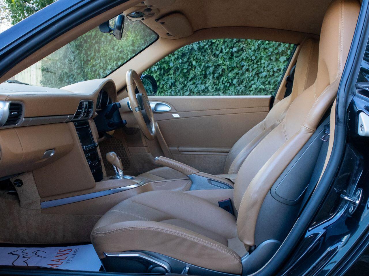 Porsche 911 view 5