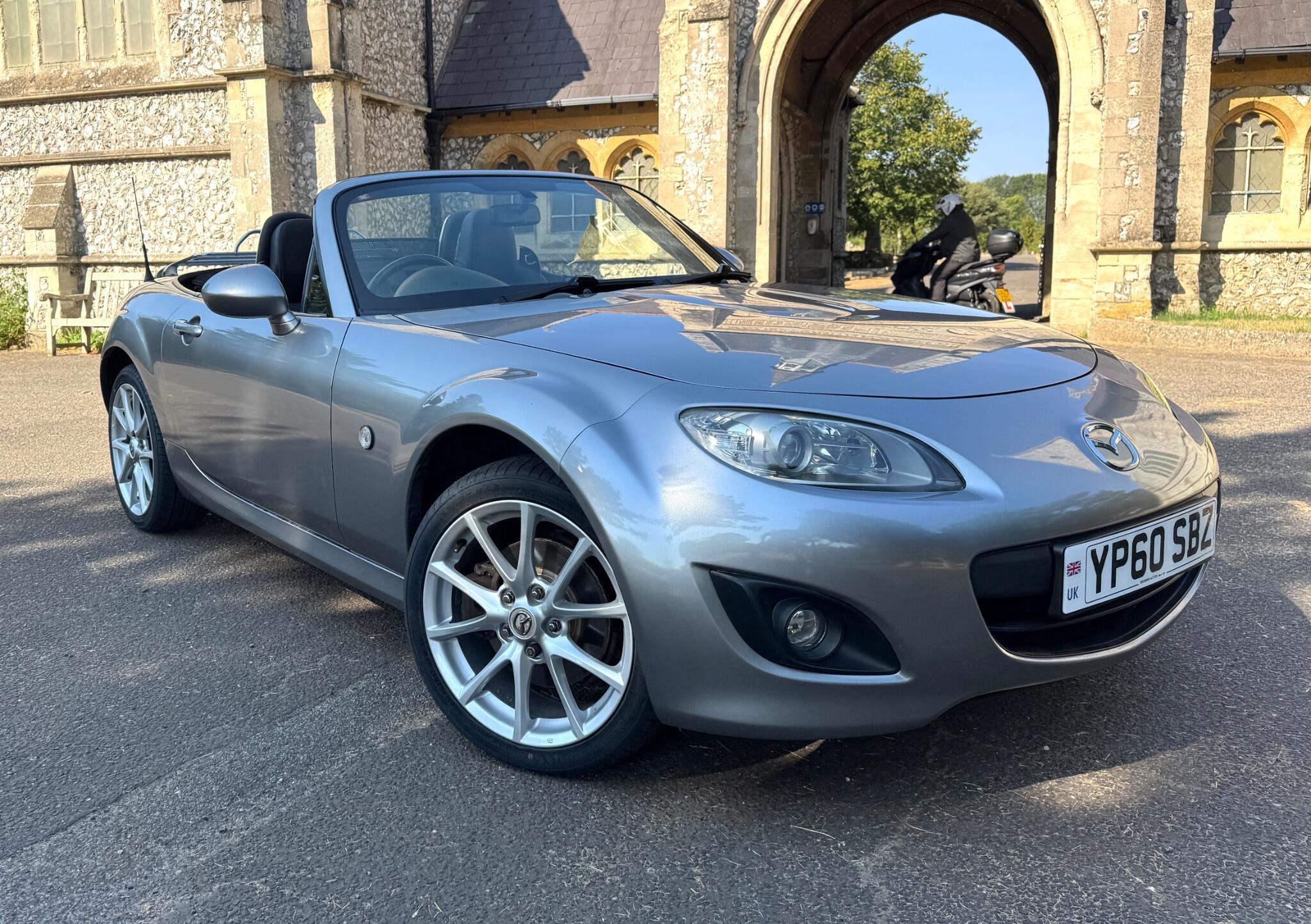 Mazda MX-5 view 2