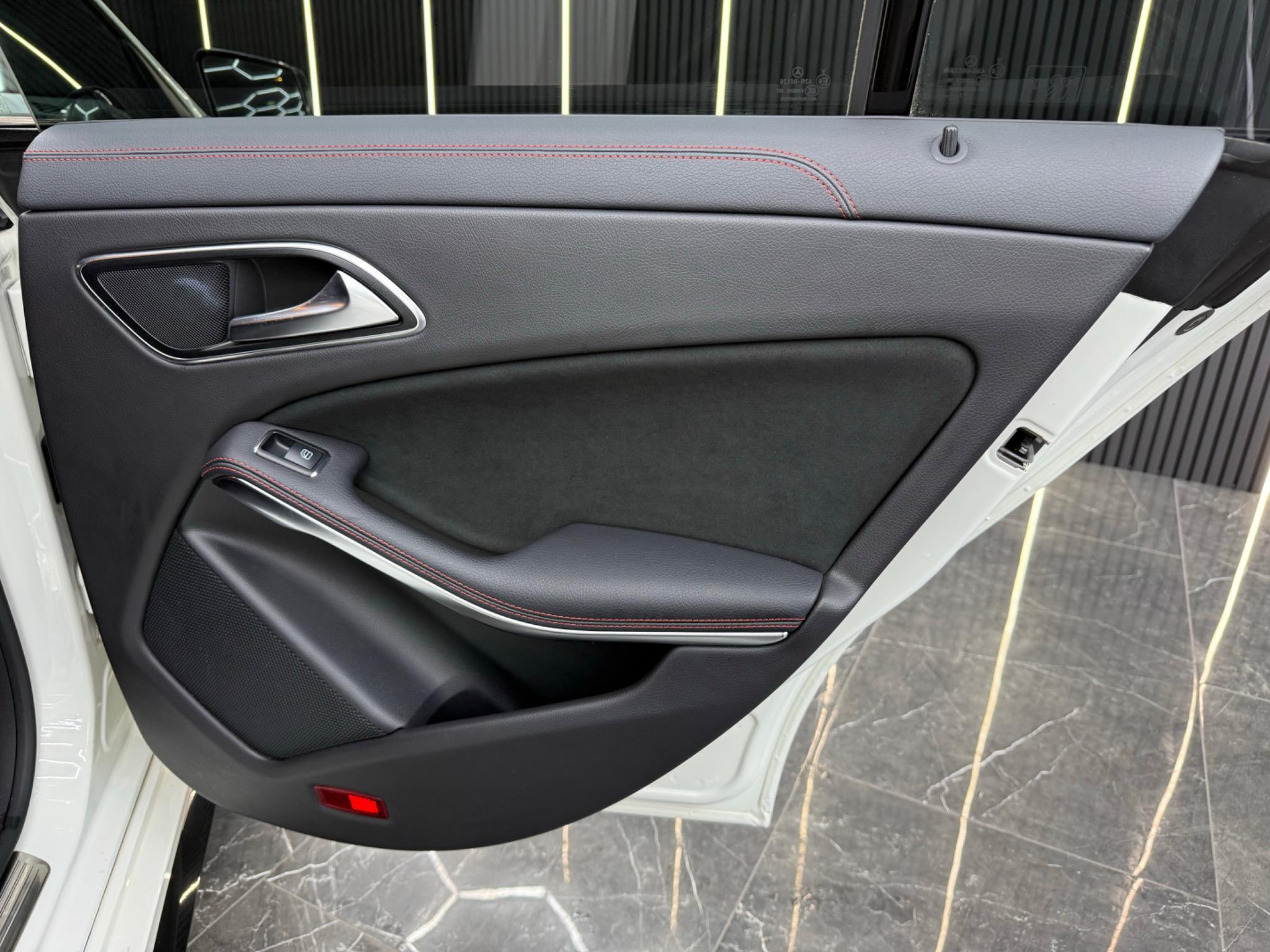 Mercedes-Benz Cla view 32