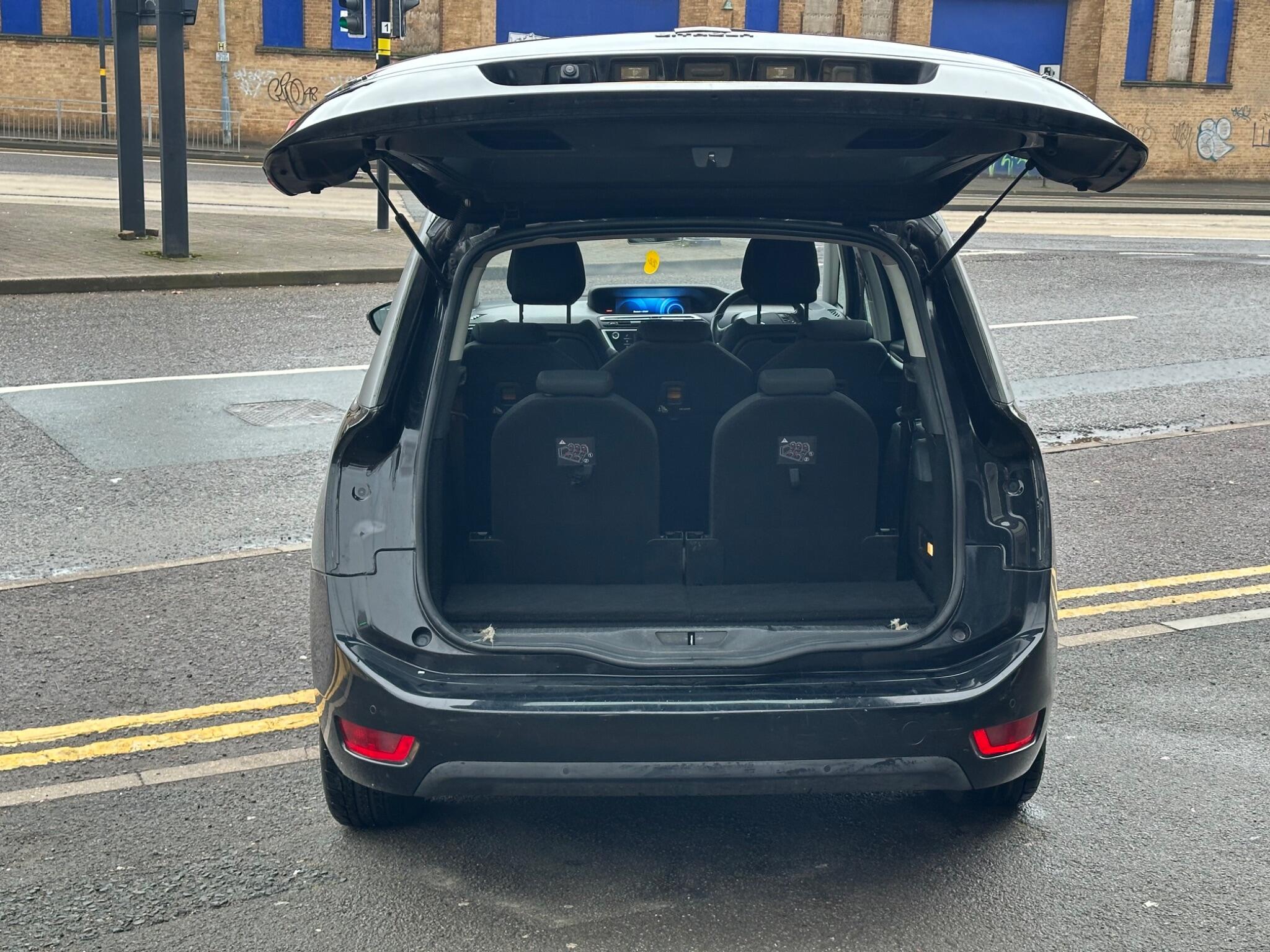 Citroen Grand C4 Picasso view 17