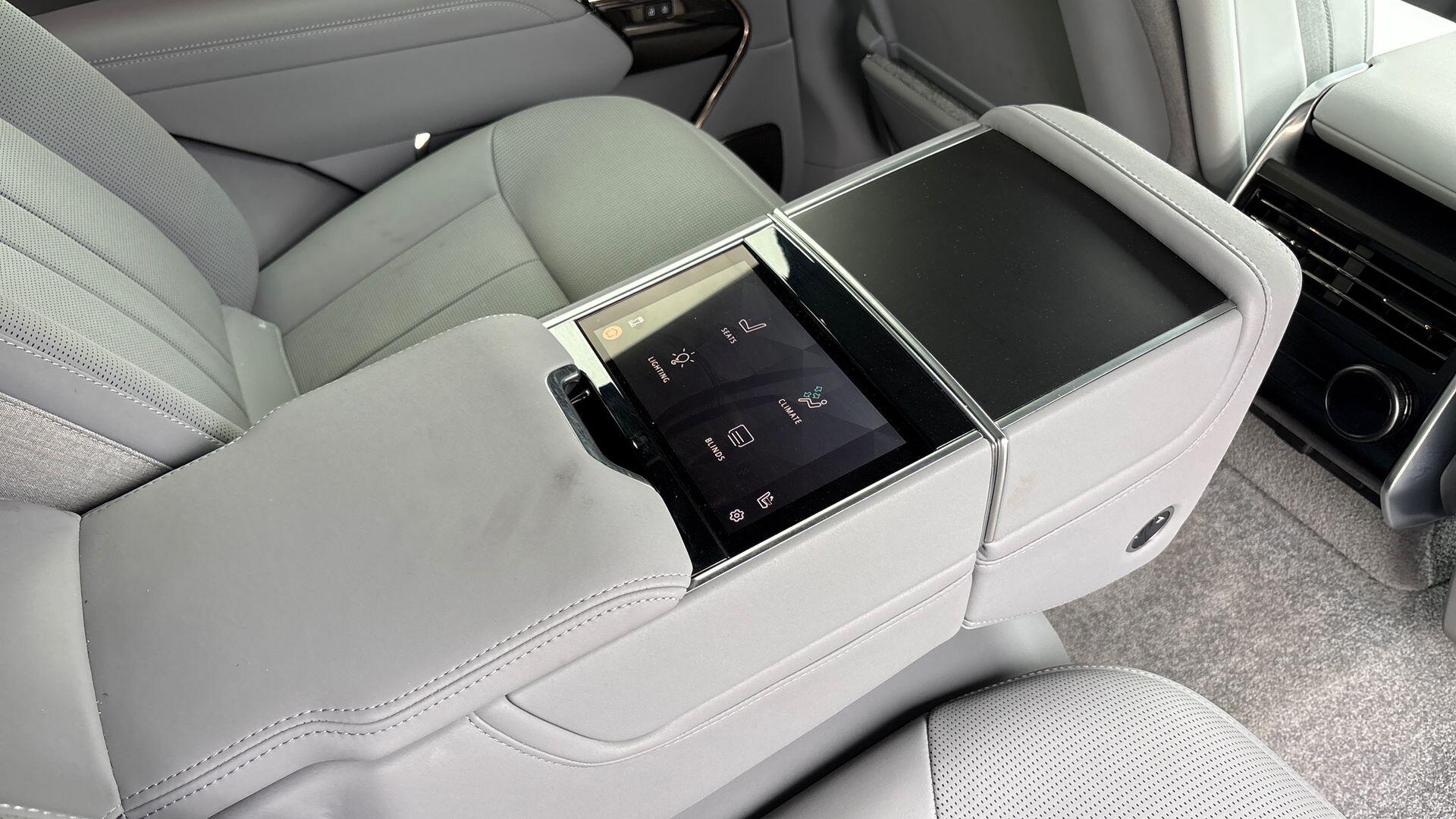 Land Rover Range Rover view 28