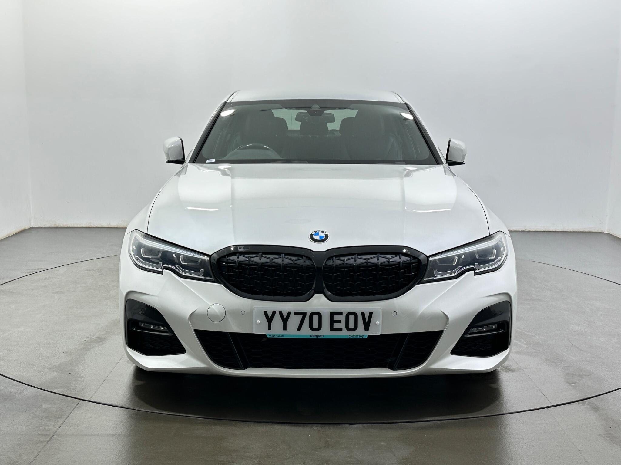 BMW 3 Series view 3