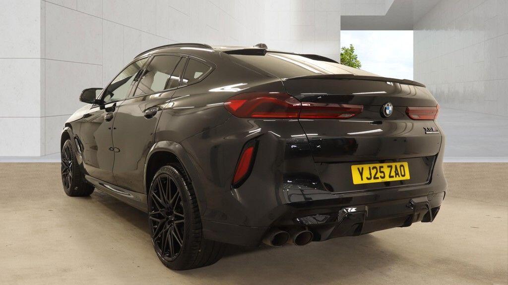 BMW X6 M view 8