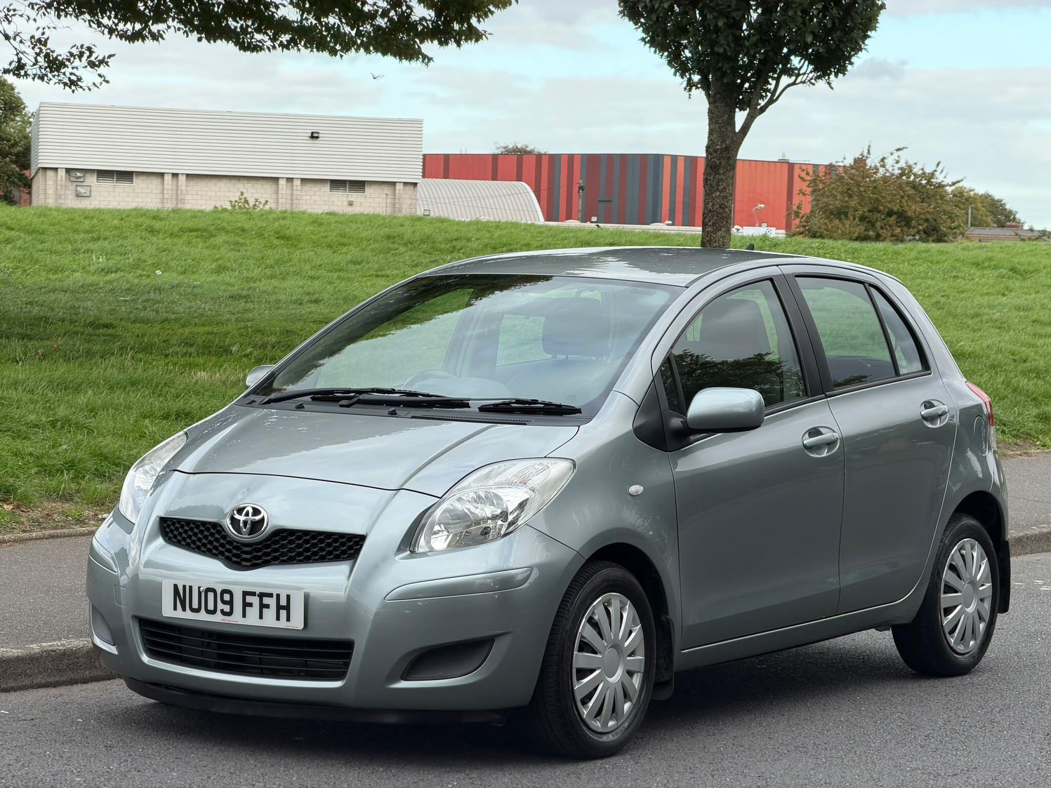 Toyota Yaris view 4