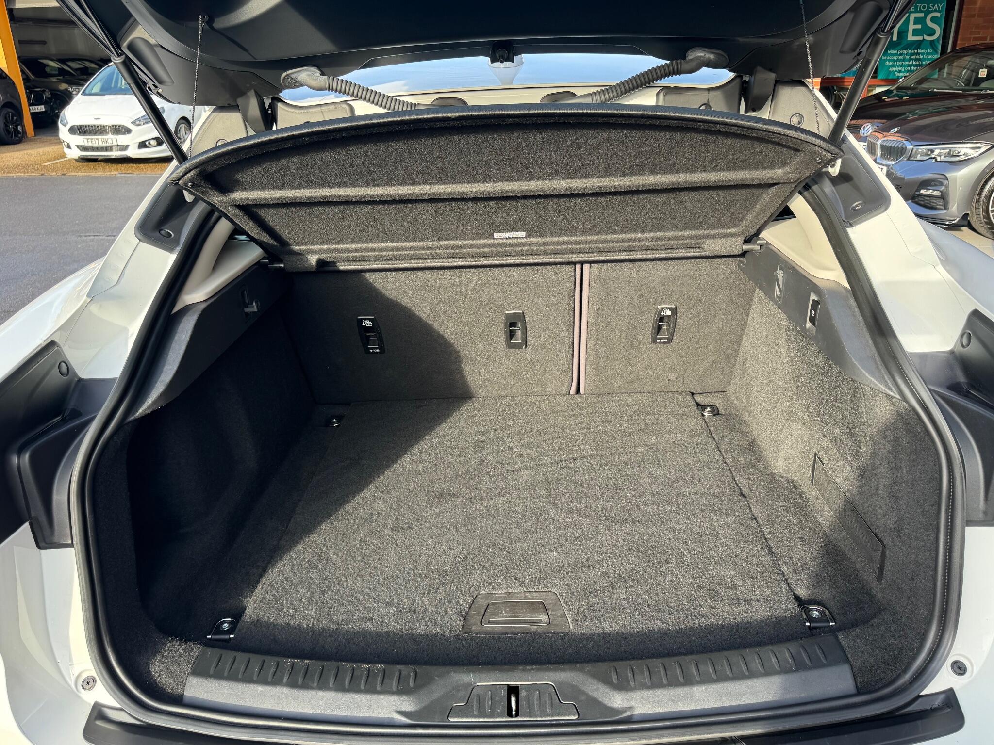 Jaguar I-Pace view 31