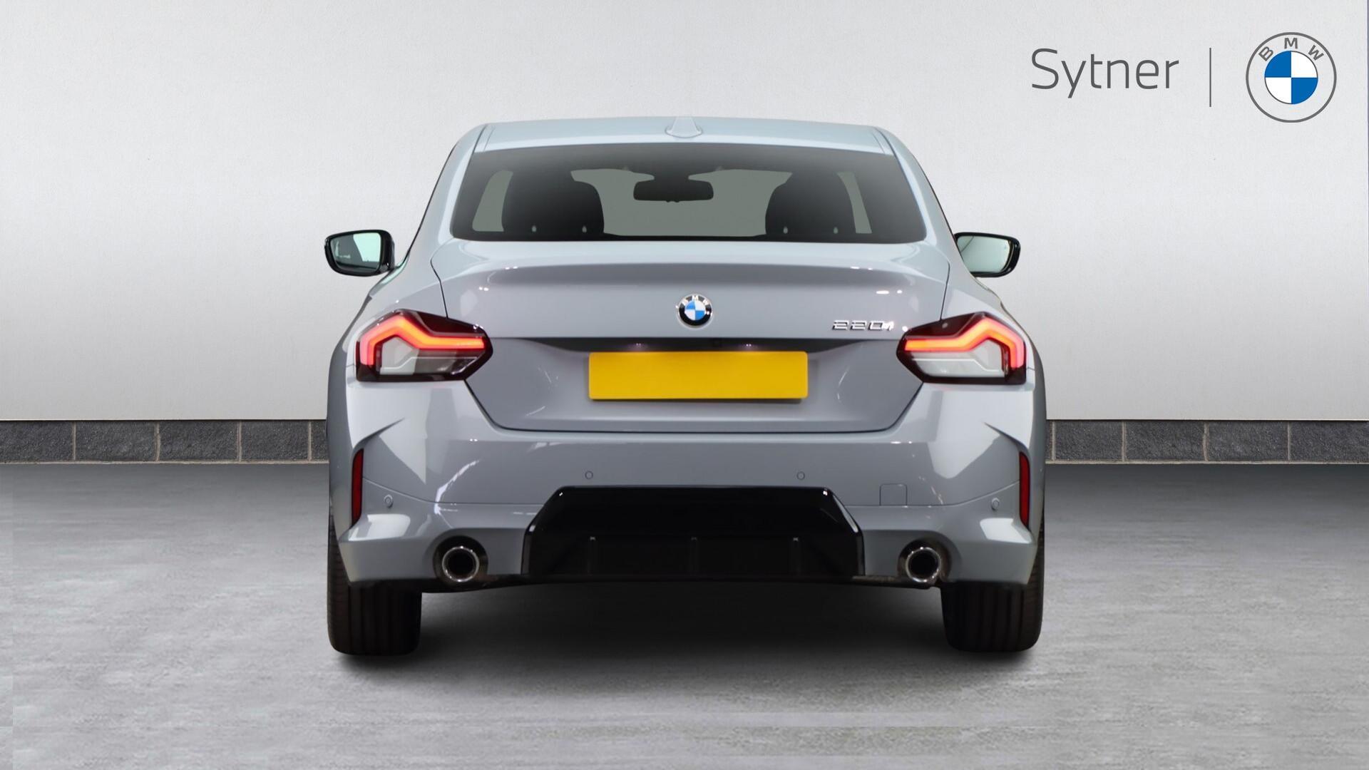 BMW 2 Series view 4