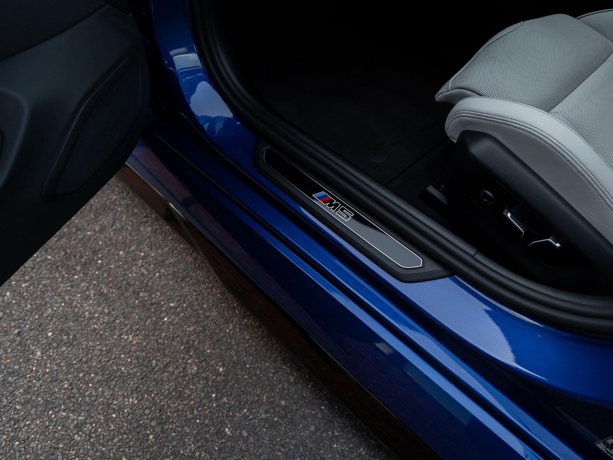 BMW M5 view 56