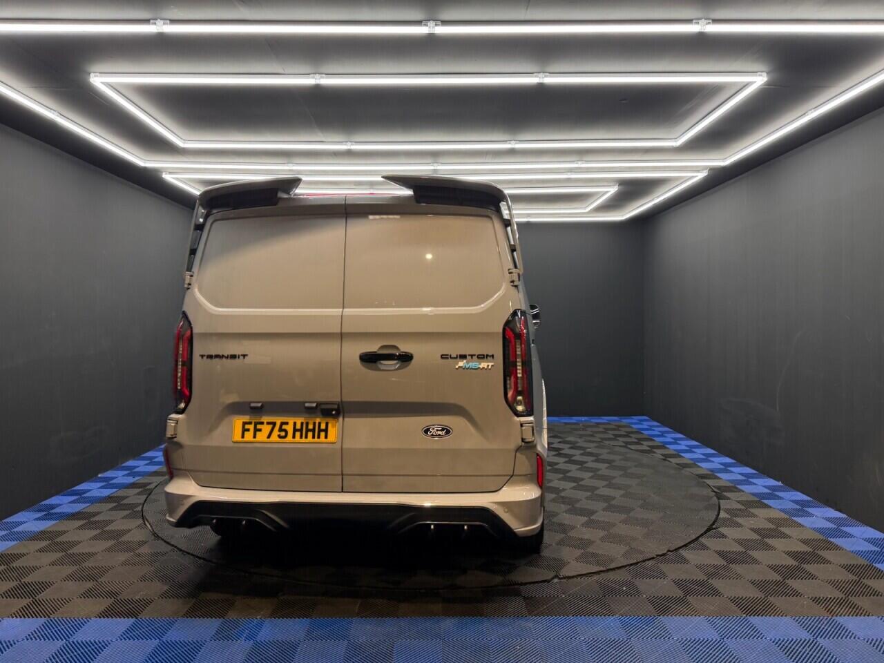 Ford Transit Custom view 17
