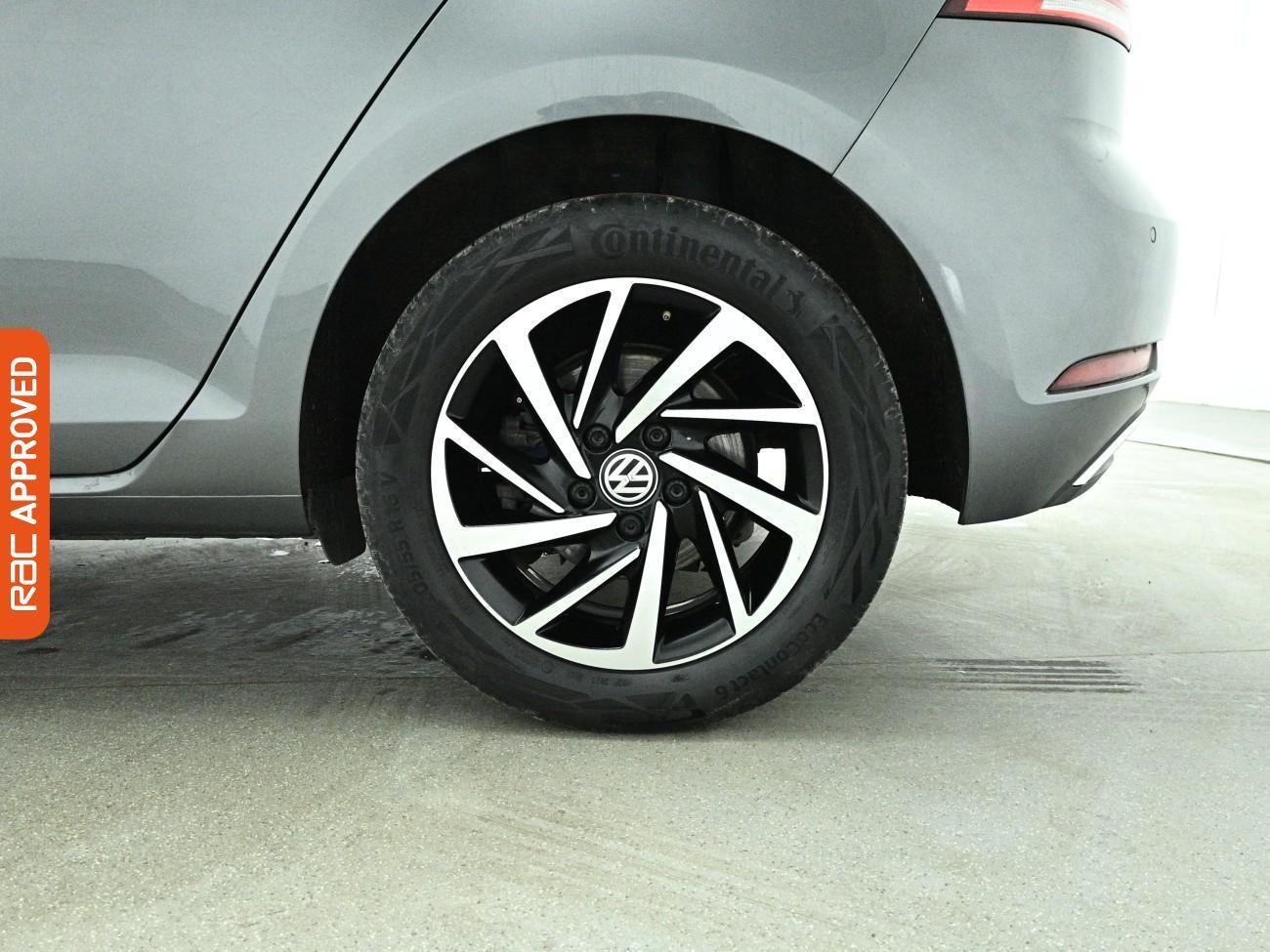 Volkswagen Golf view 25